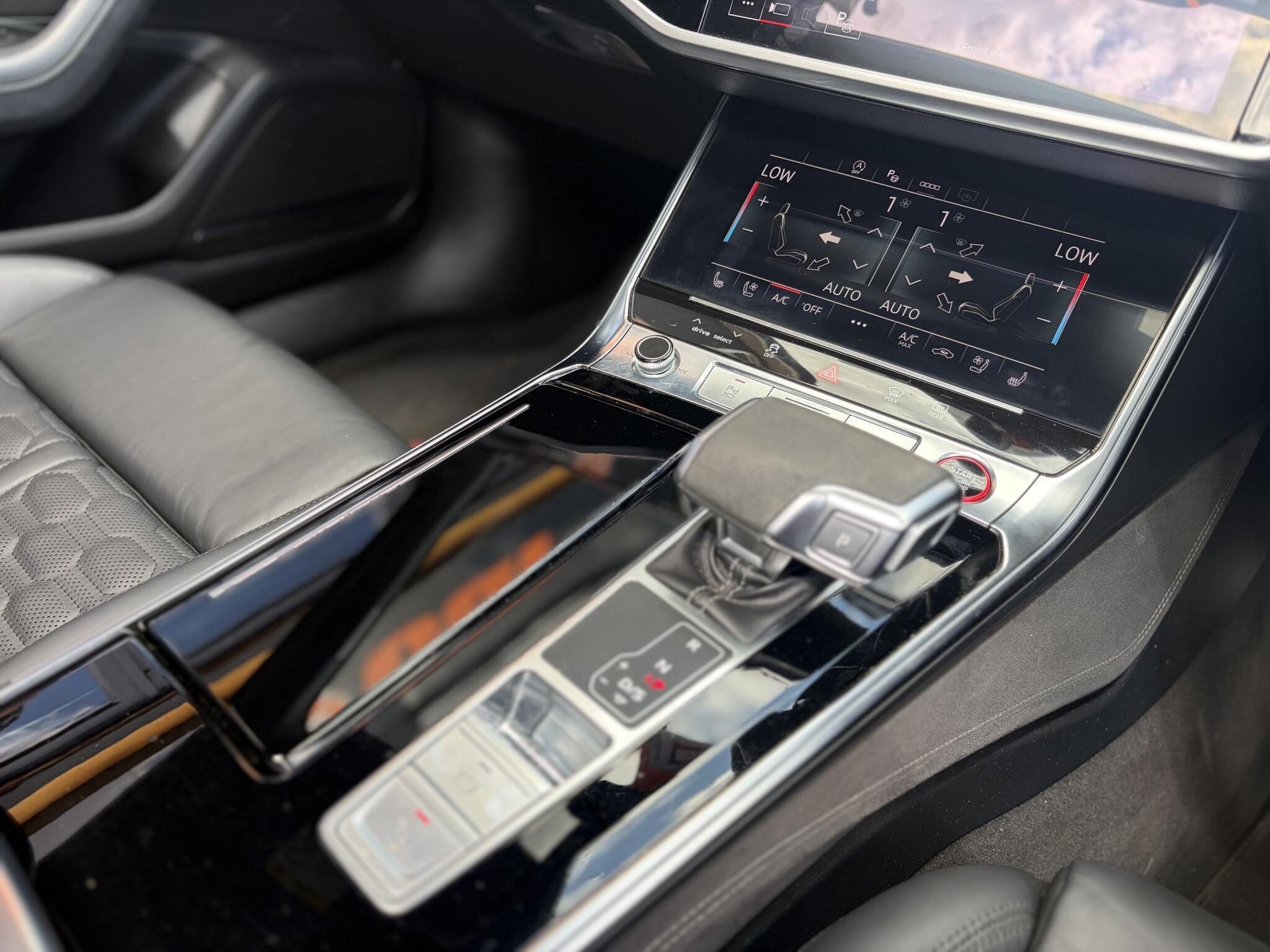 Audi RS6 Avant view 15