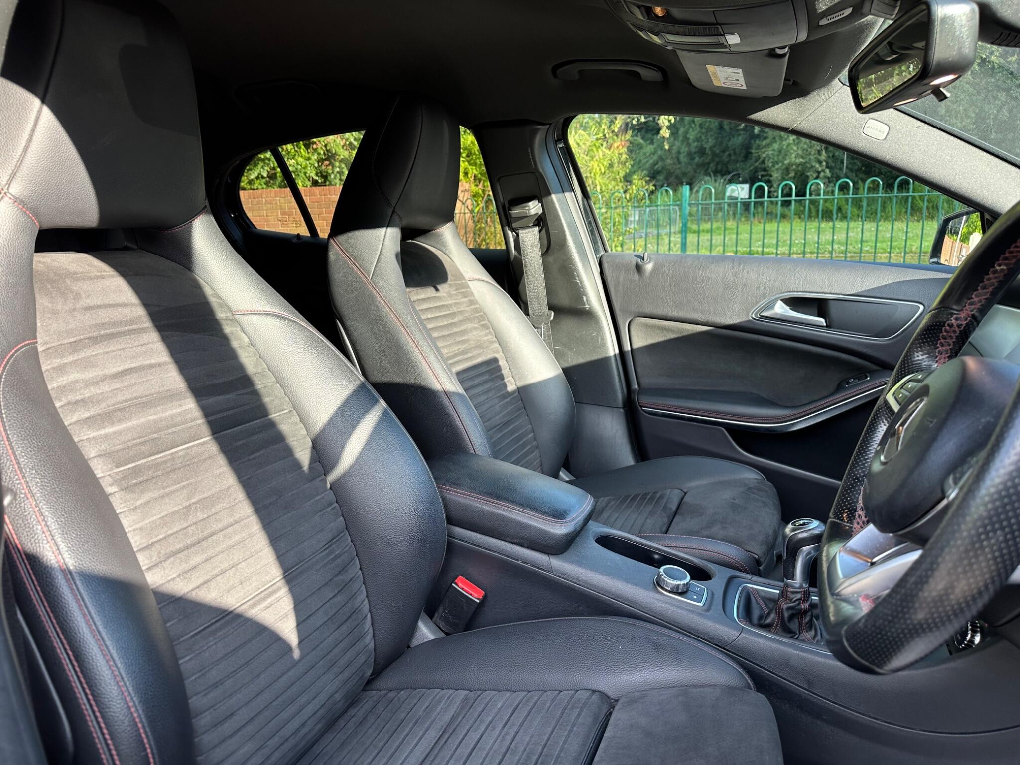 Mercedes-Benz Gla view 13