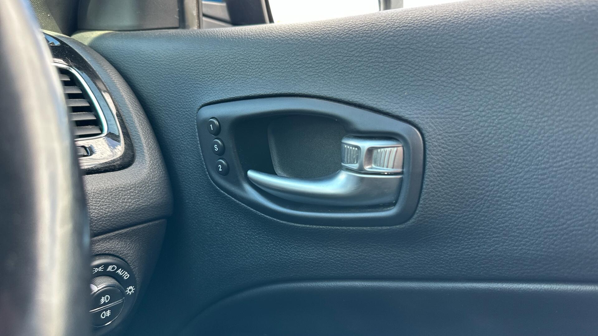 Jeep Compass view 61