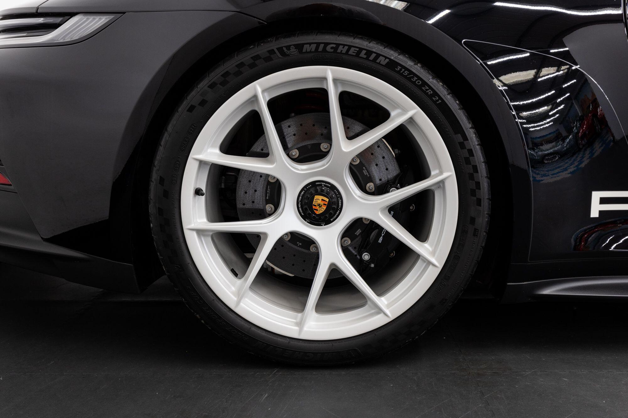 Porsche 911 view 56