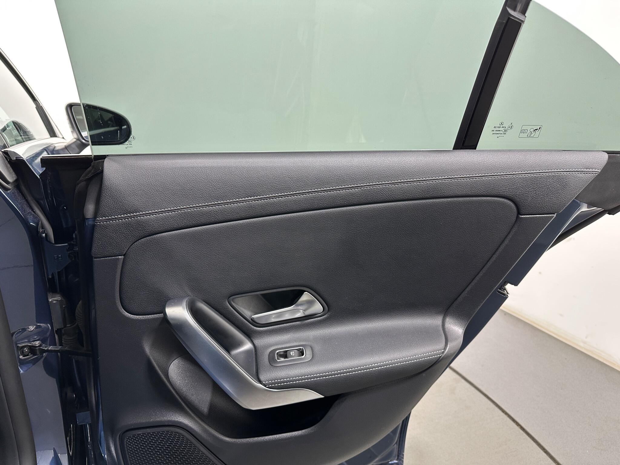 Mercedes-Benz Mercedes-Benz CLA view 45