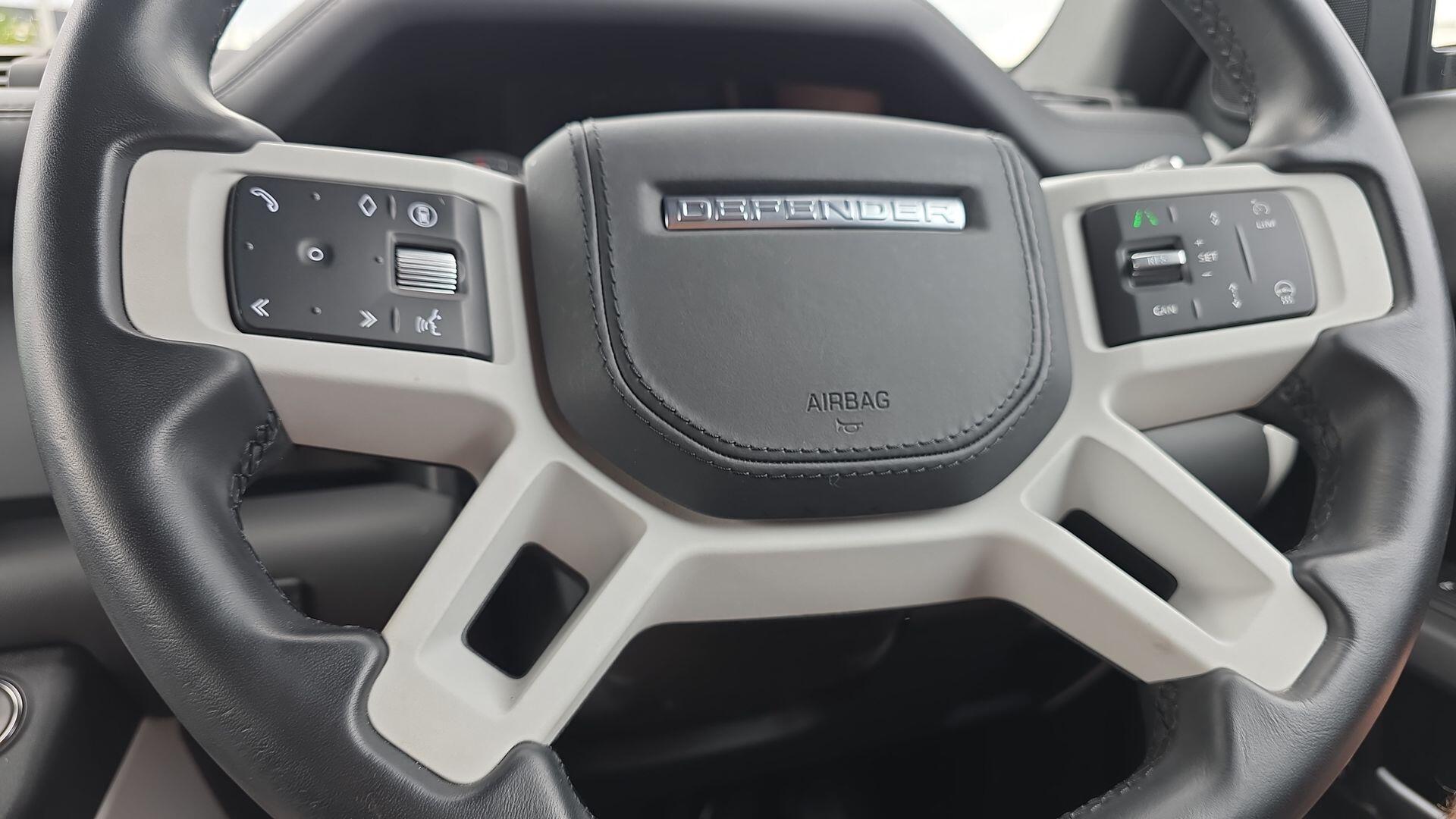 Land Rover Defender view 26