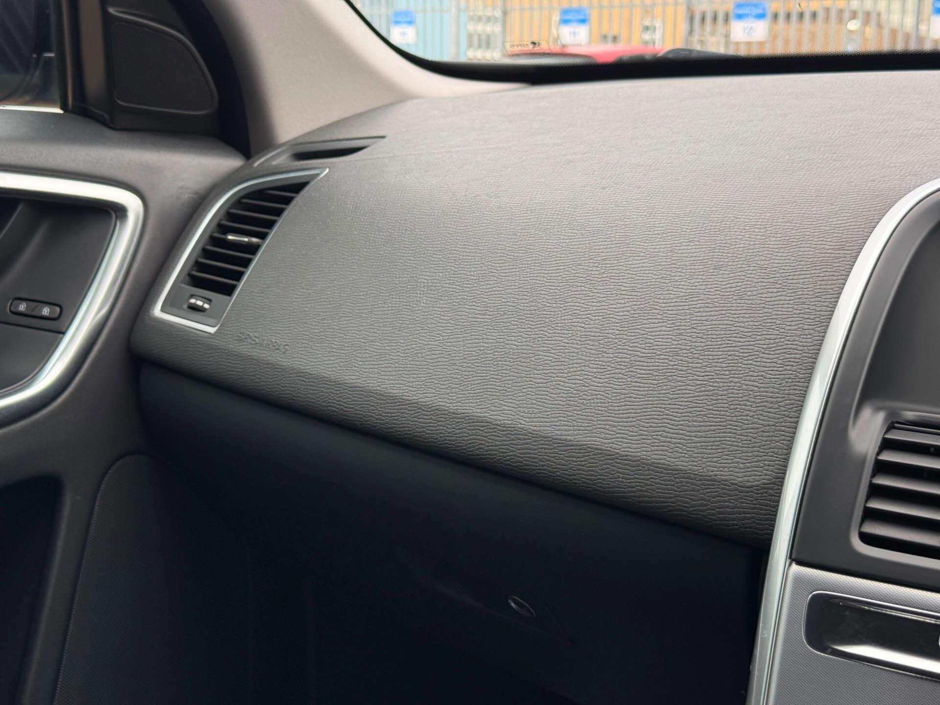 Volvo XC60 view 48