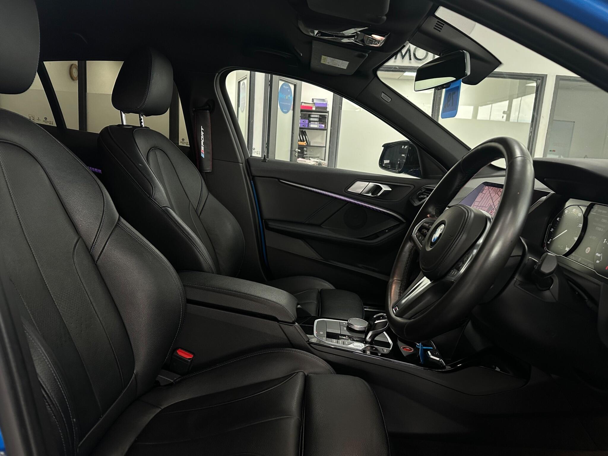 BMW 1 Series view 23