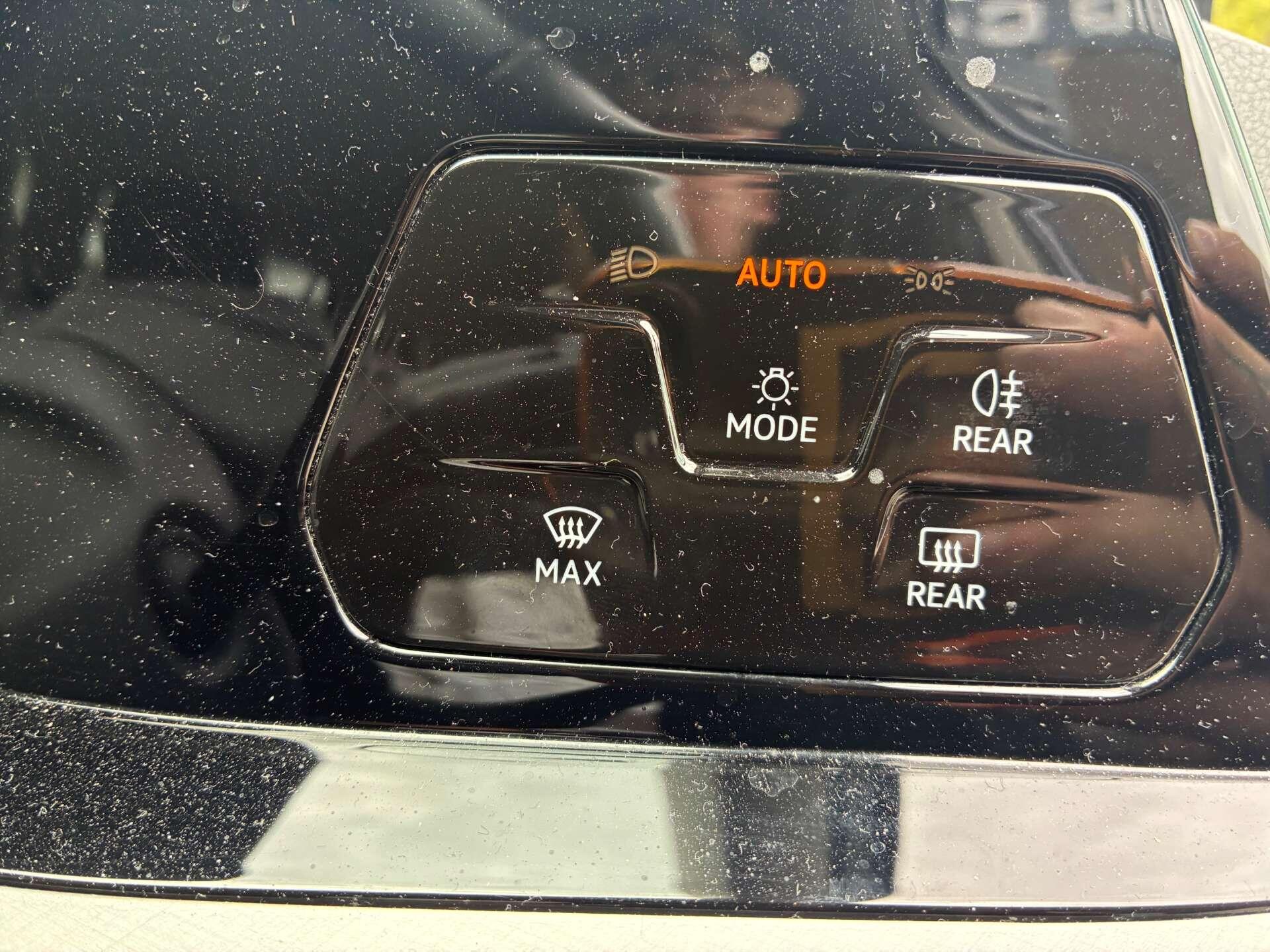 Volkswagen Golf view 20