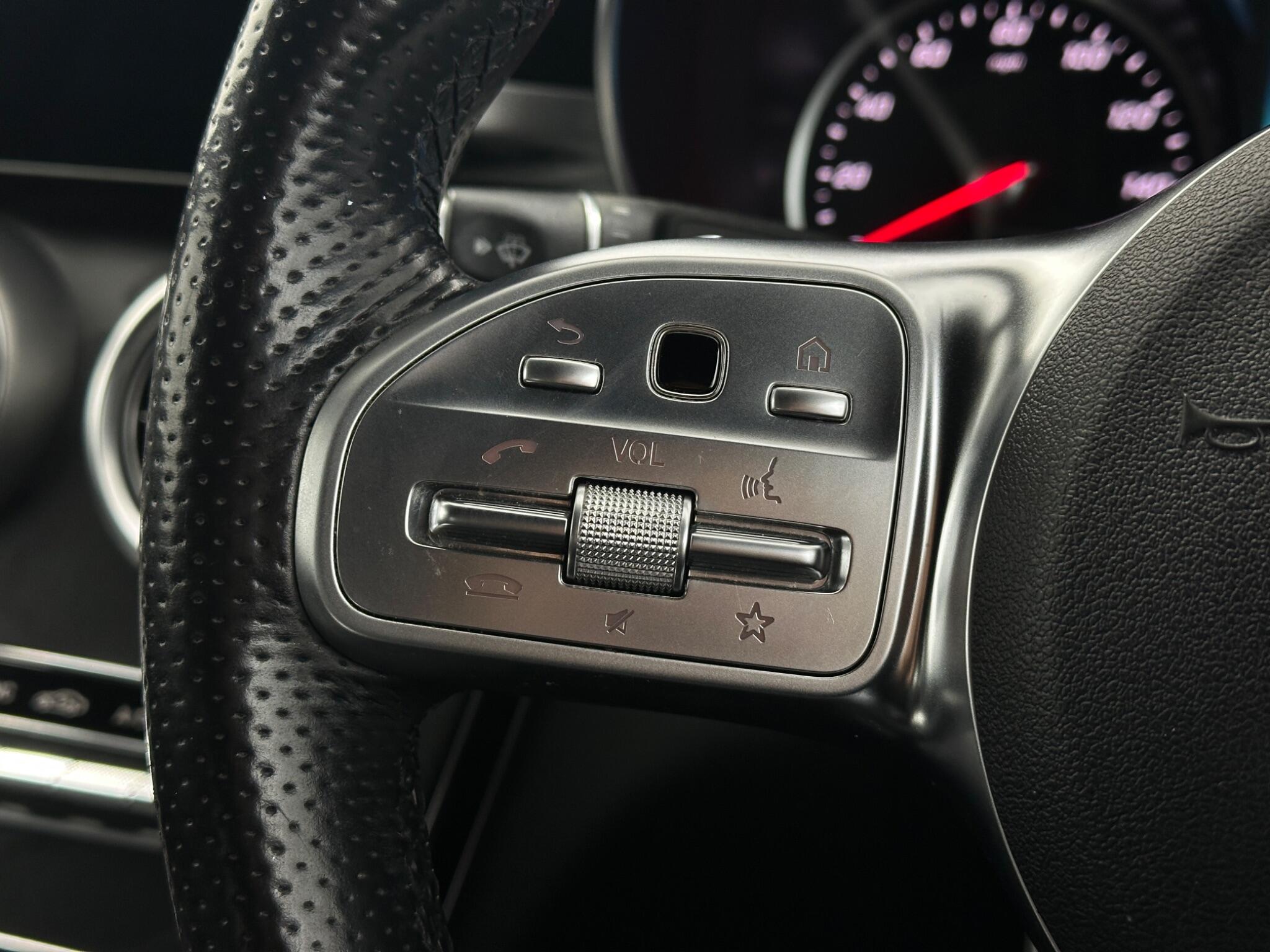Mercedes-Benz C-Class view 14