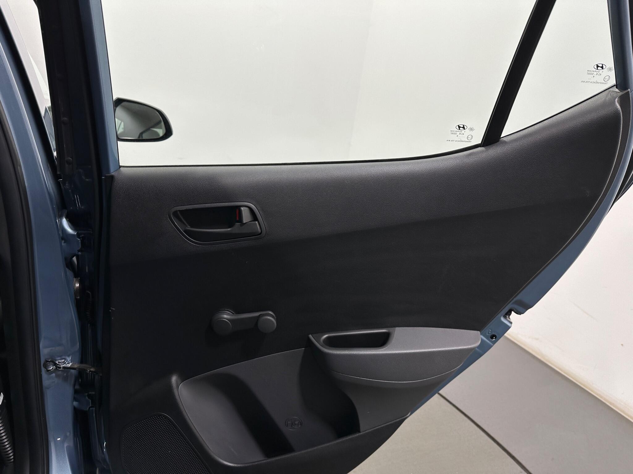 Hyundai i10 view 36