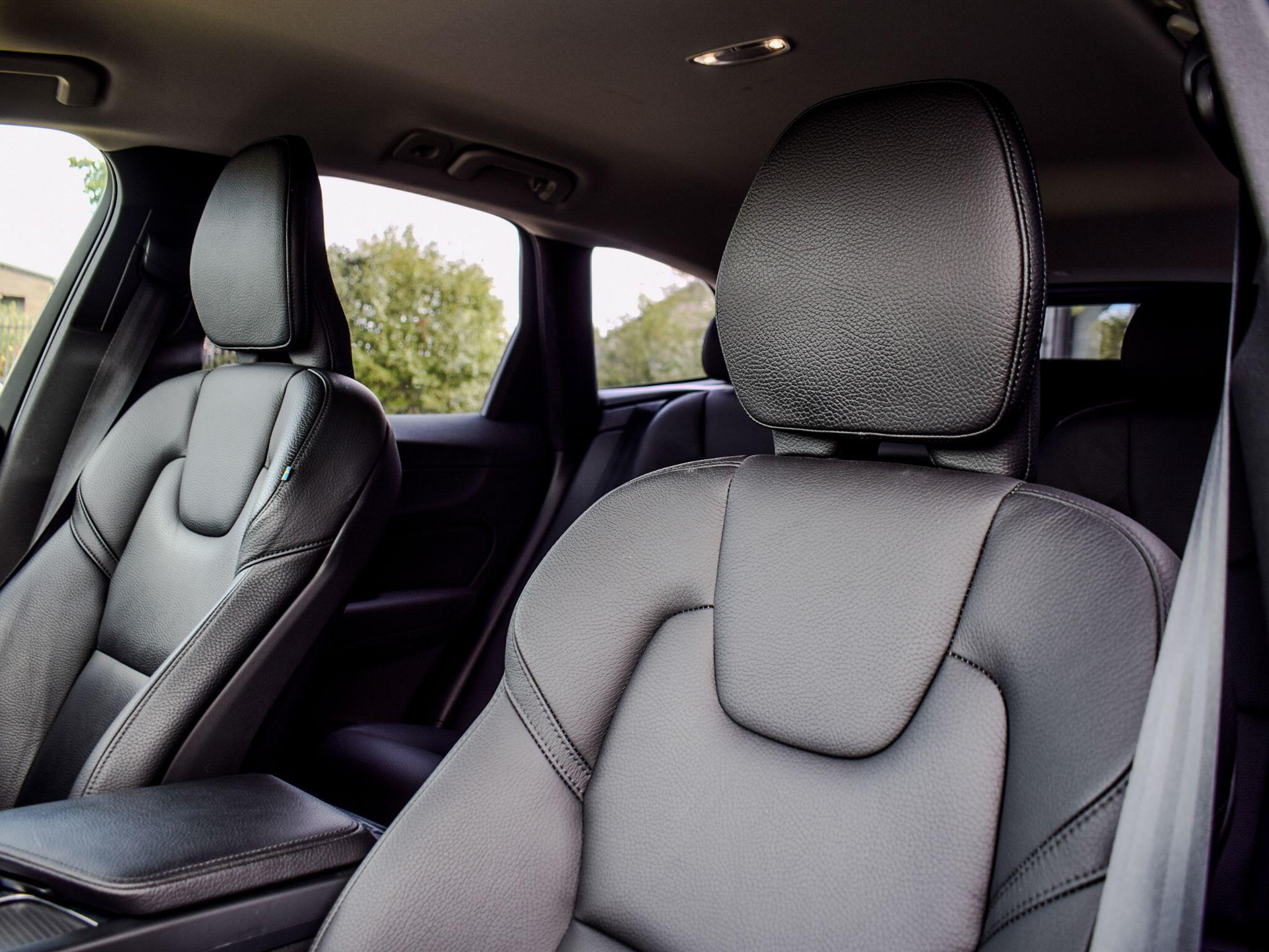 Volvo XC60 view 13
