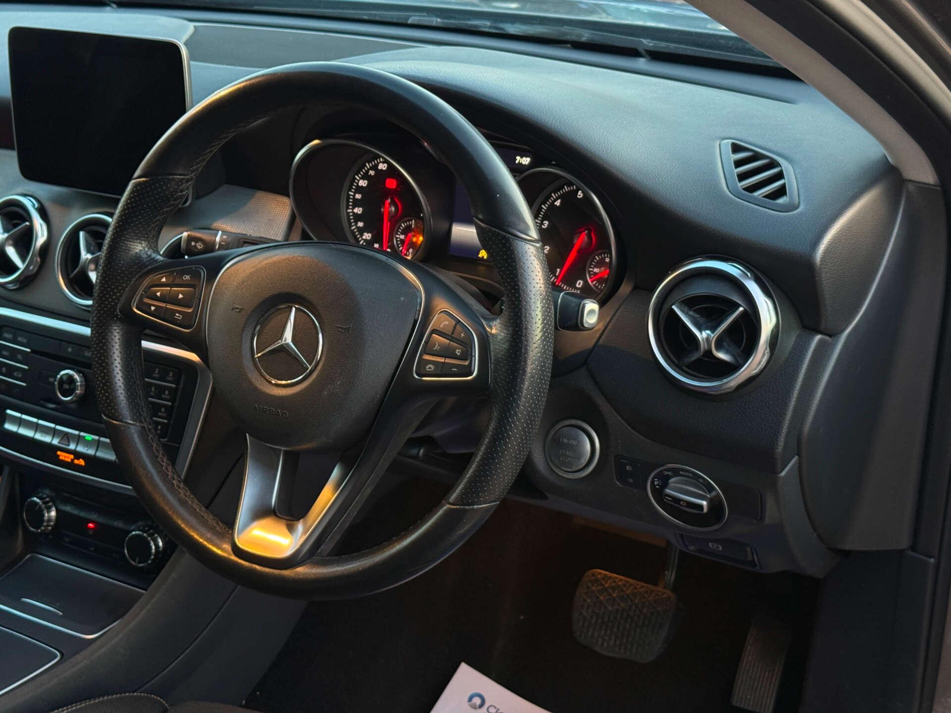 Mercedes-Benz Gla view 46