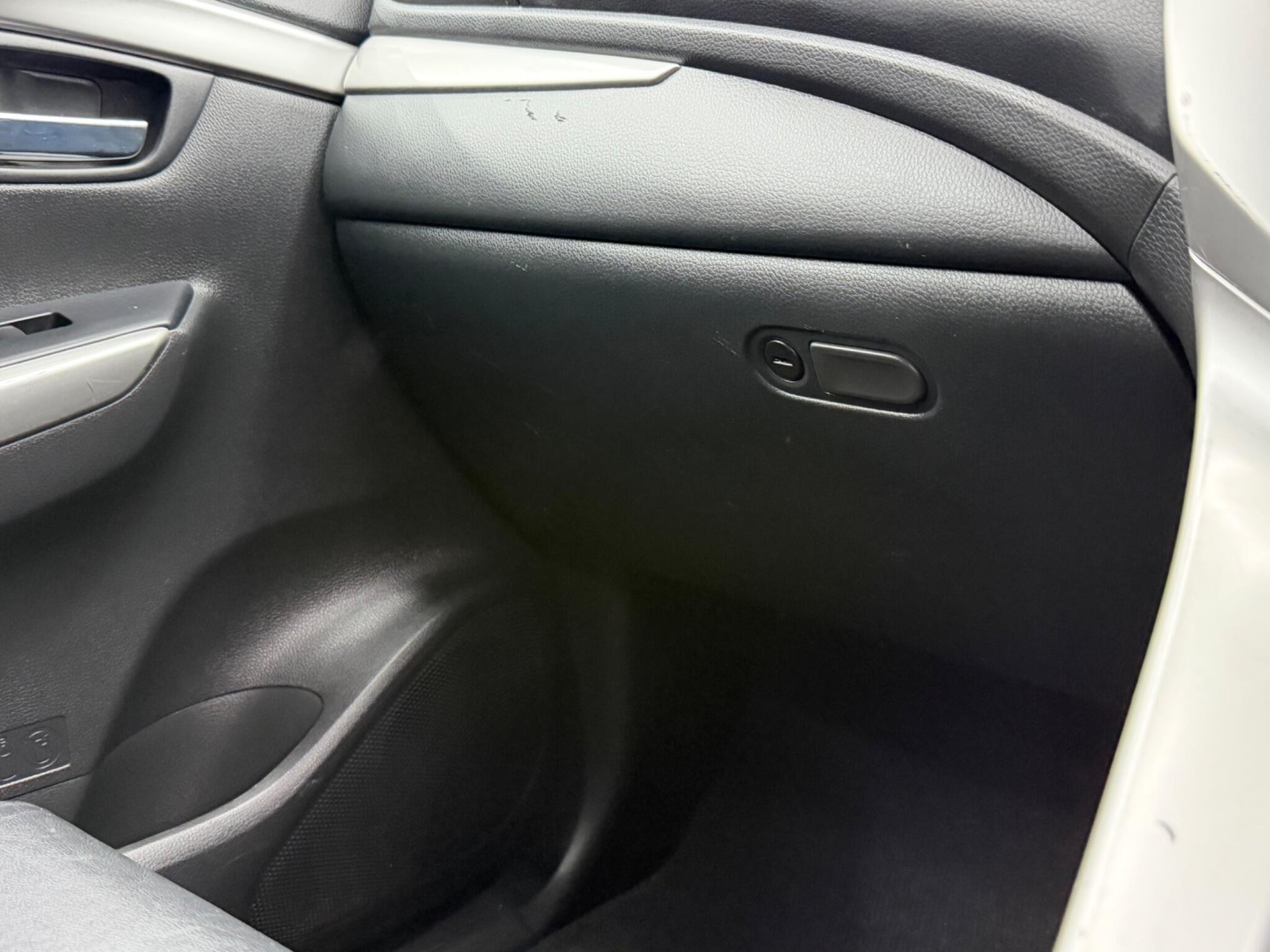 Mitsubishi Shogun Sport view 31