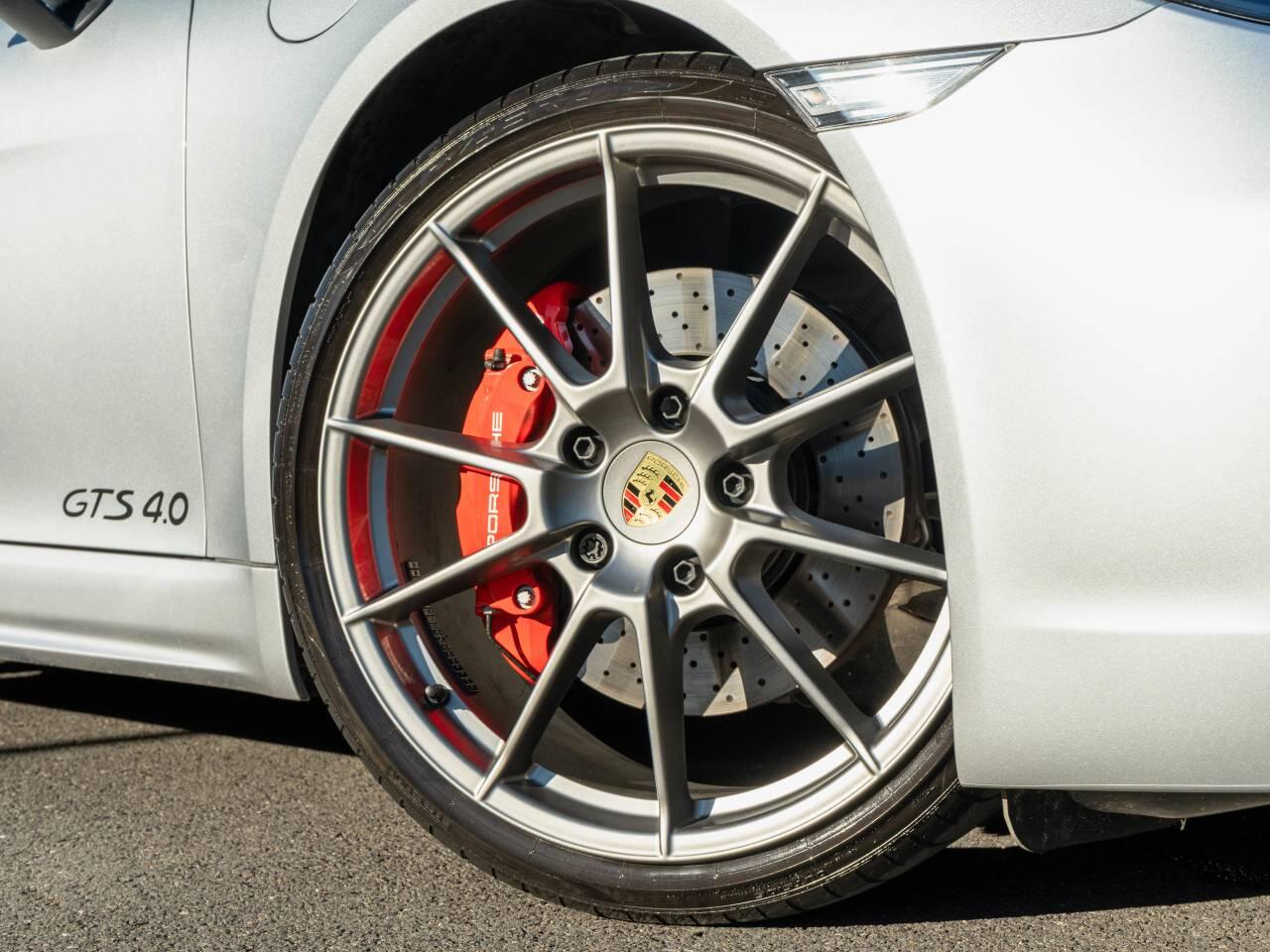 Porsche Cayman view 16
