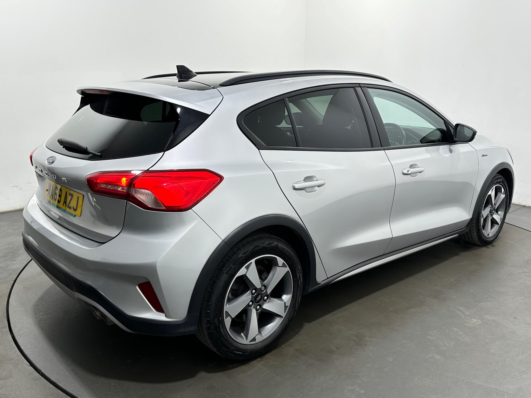 Ford Focus view 48