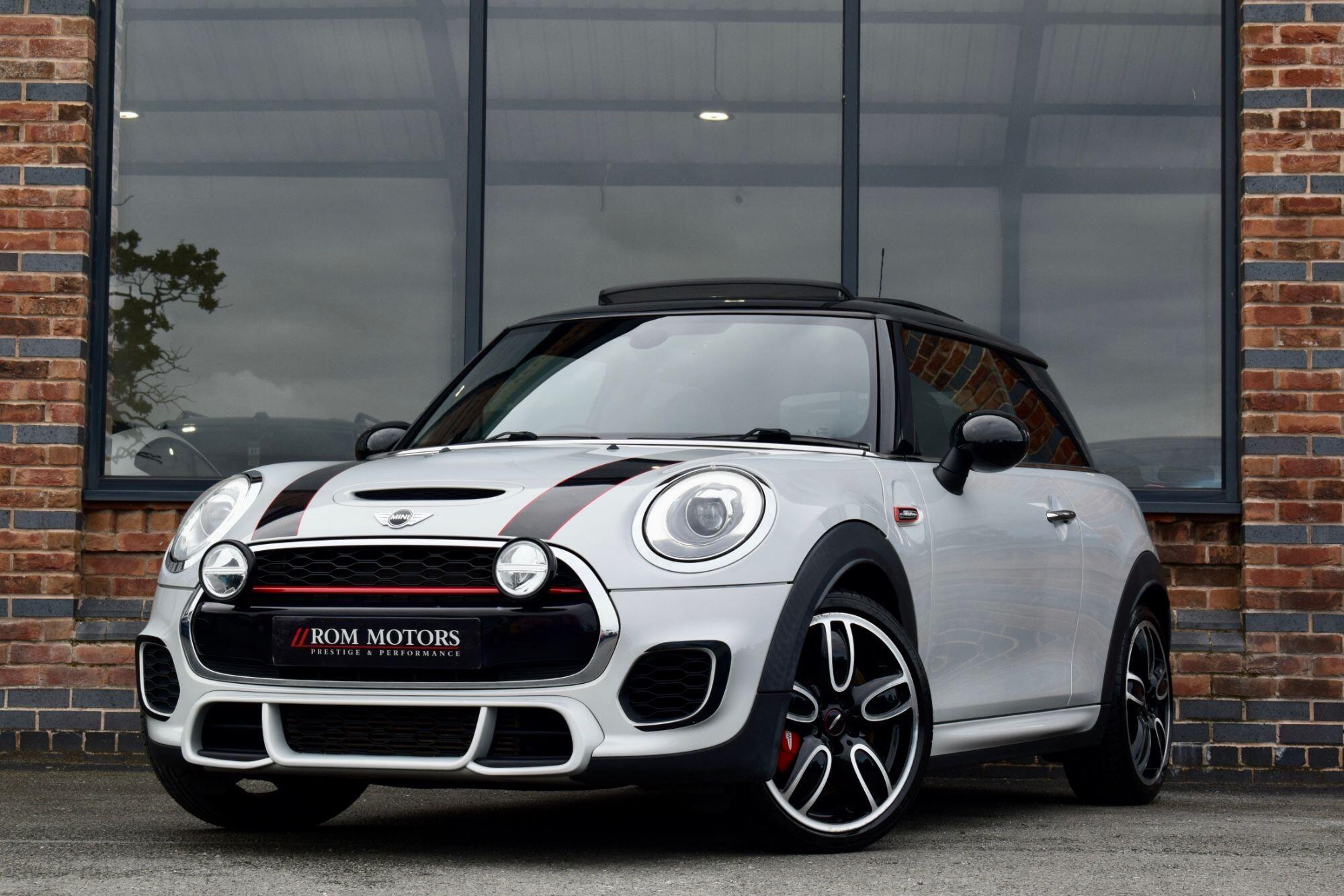 Mini Hatch view 34