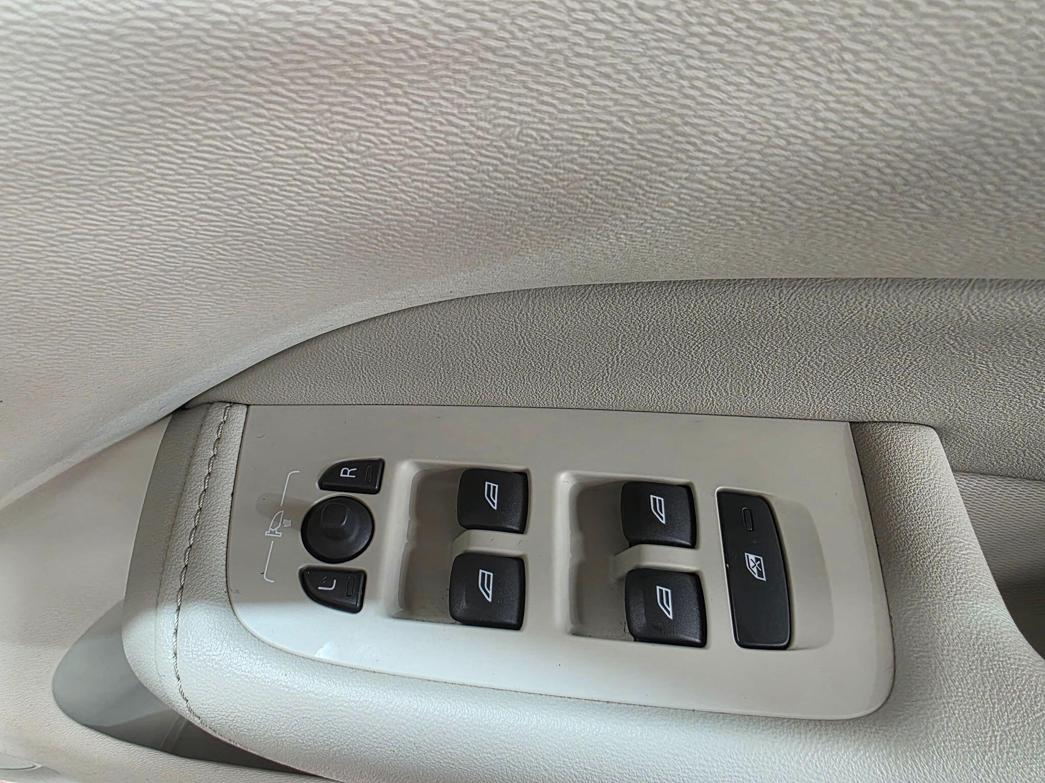 Volvo XC60 view 17