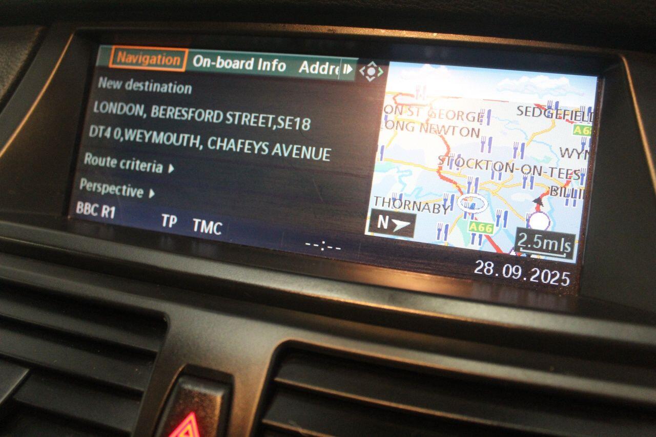 BMW X6 view 39