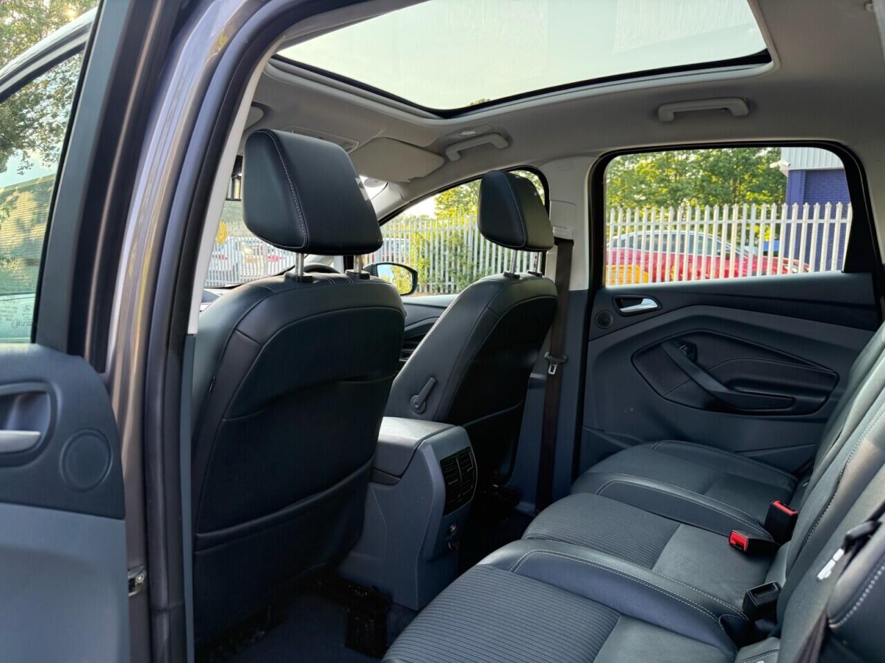 Ford C-Max view 30