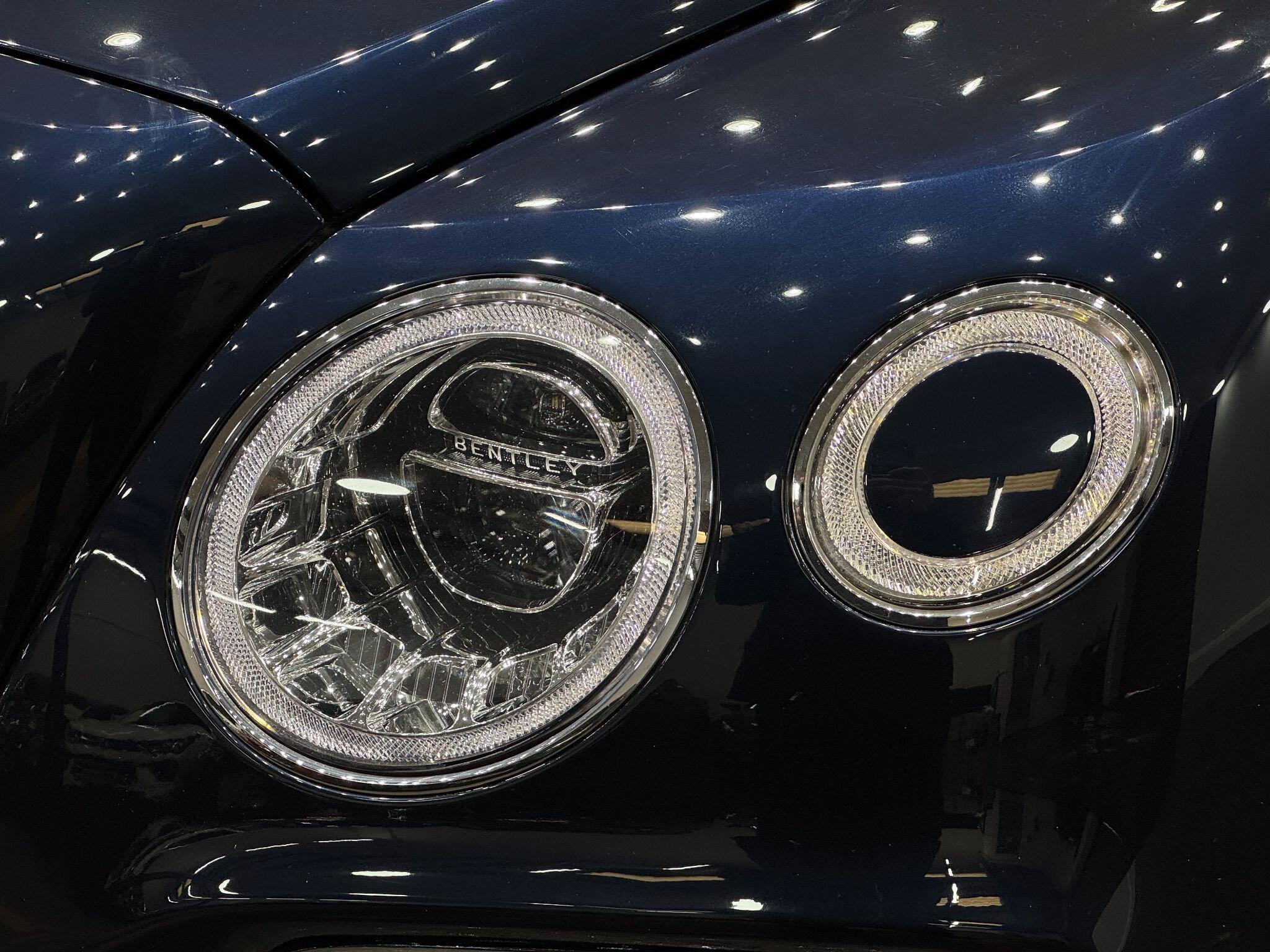 Bentley Bentayga view 8