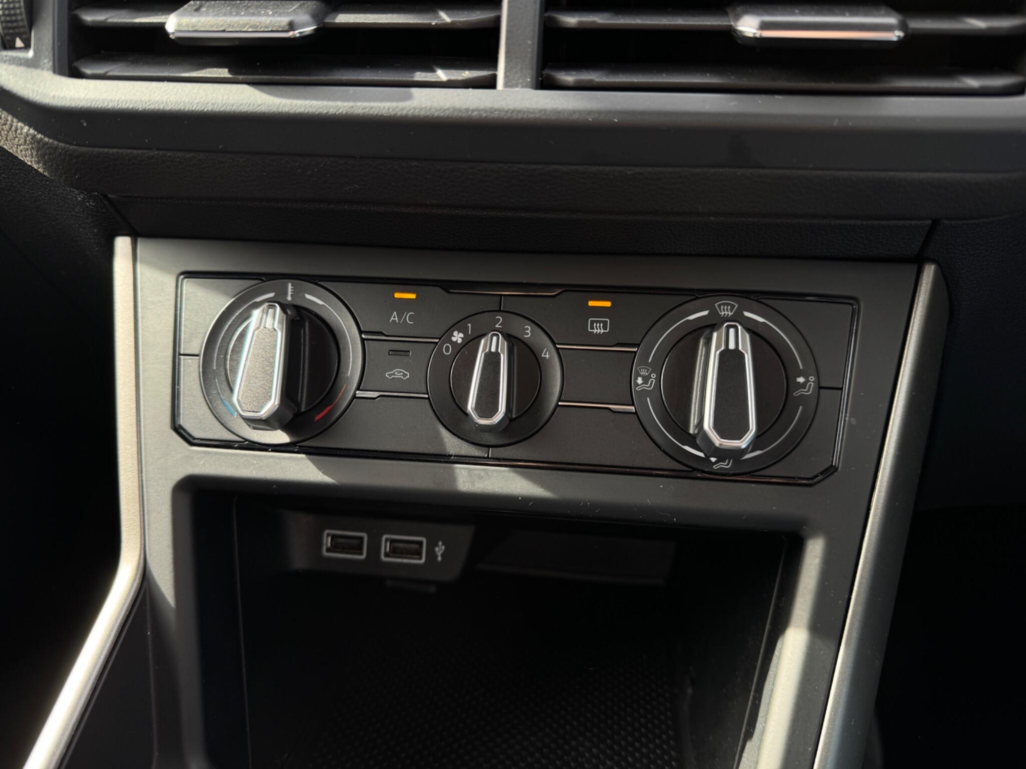 Volkswagen Polo view 38