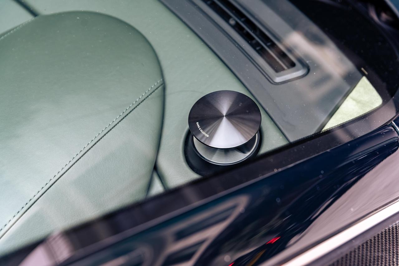 Aston Martin DBS view 20