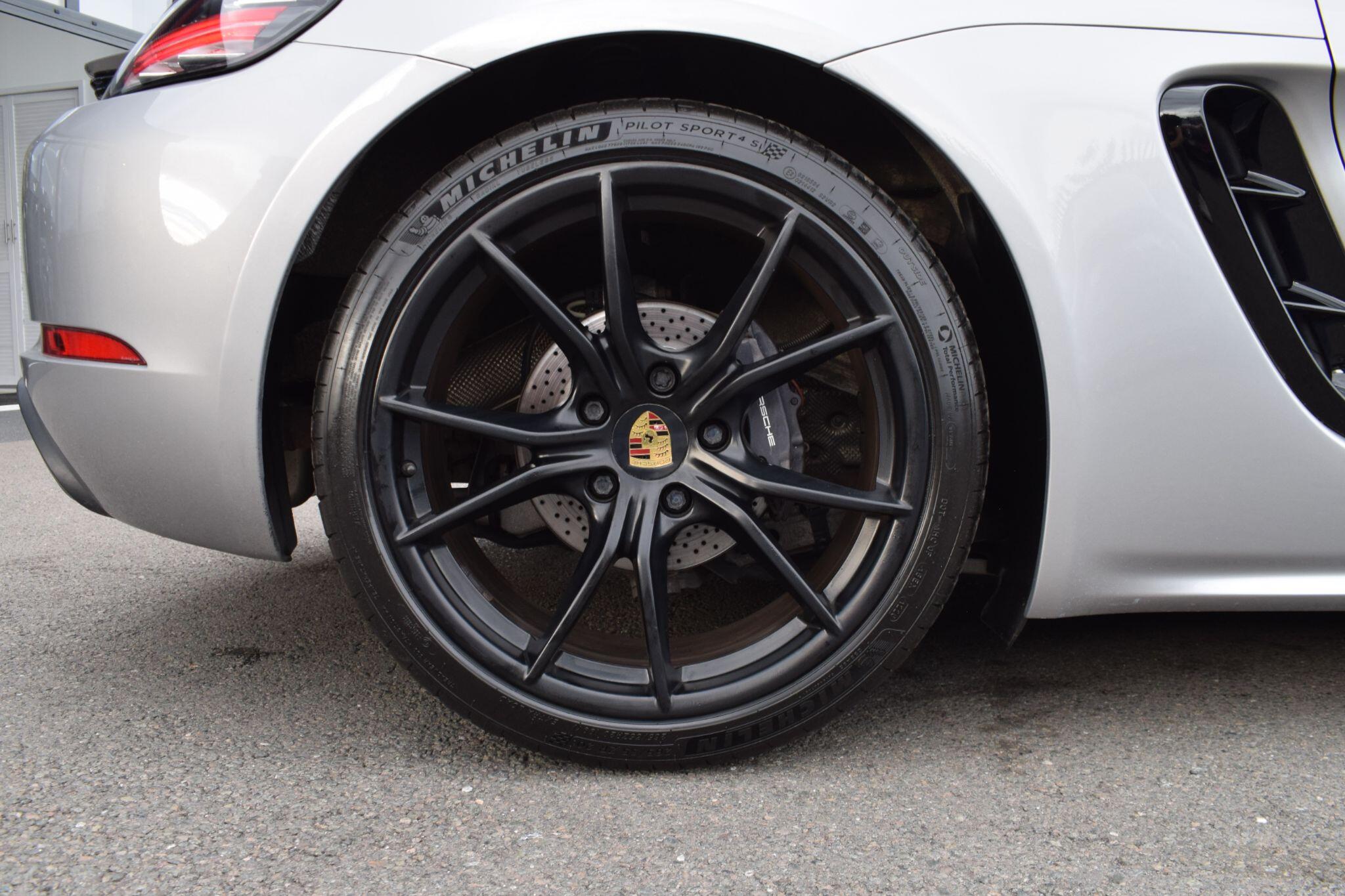 Porsche 718 Cayman view 36