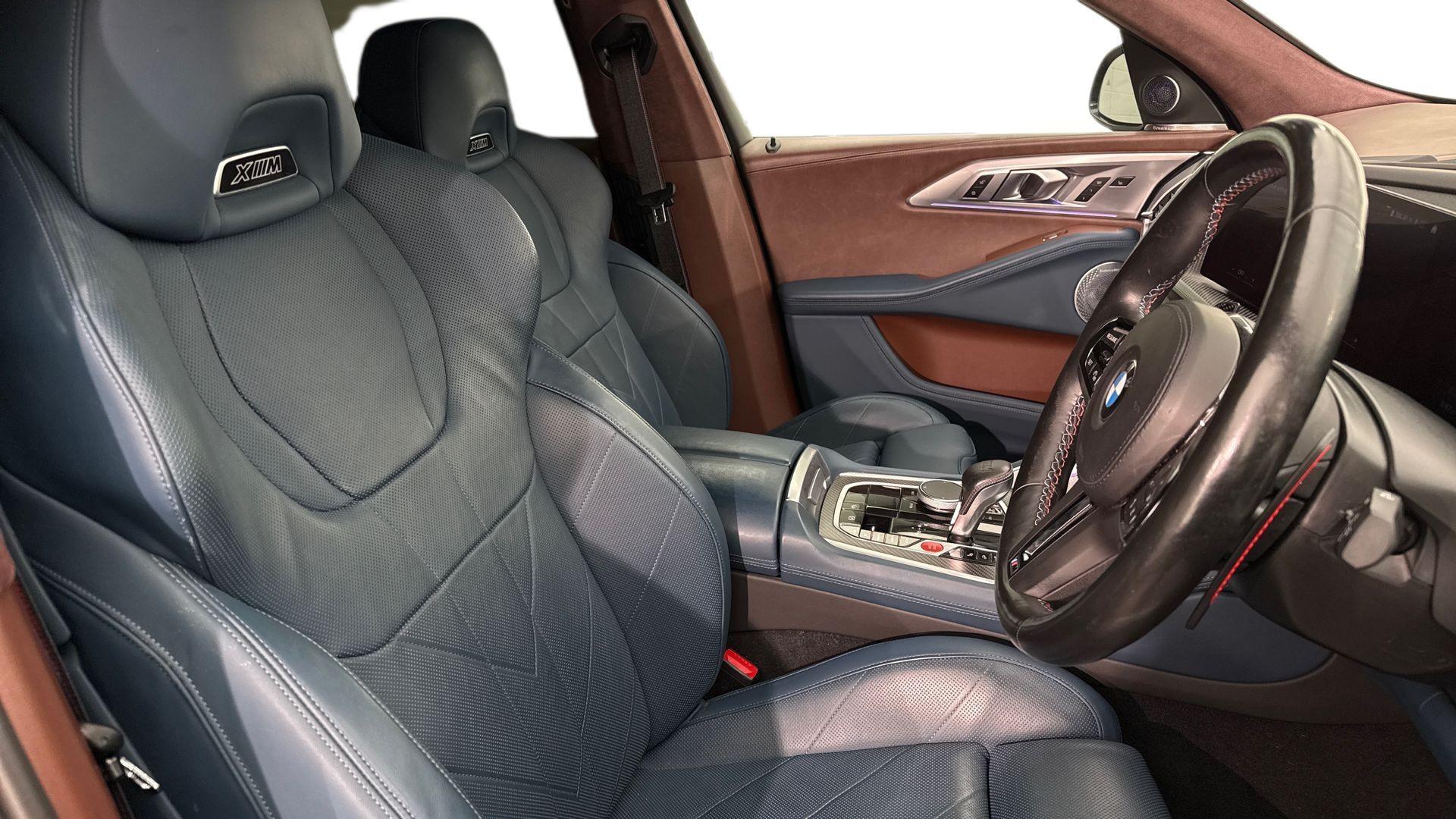 BMW XM view 11