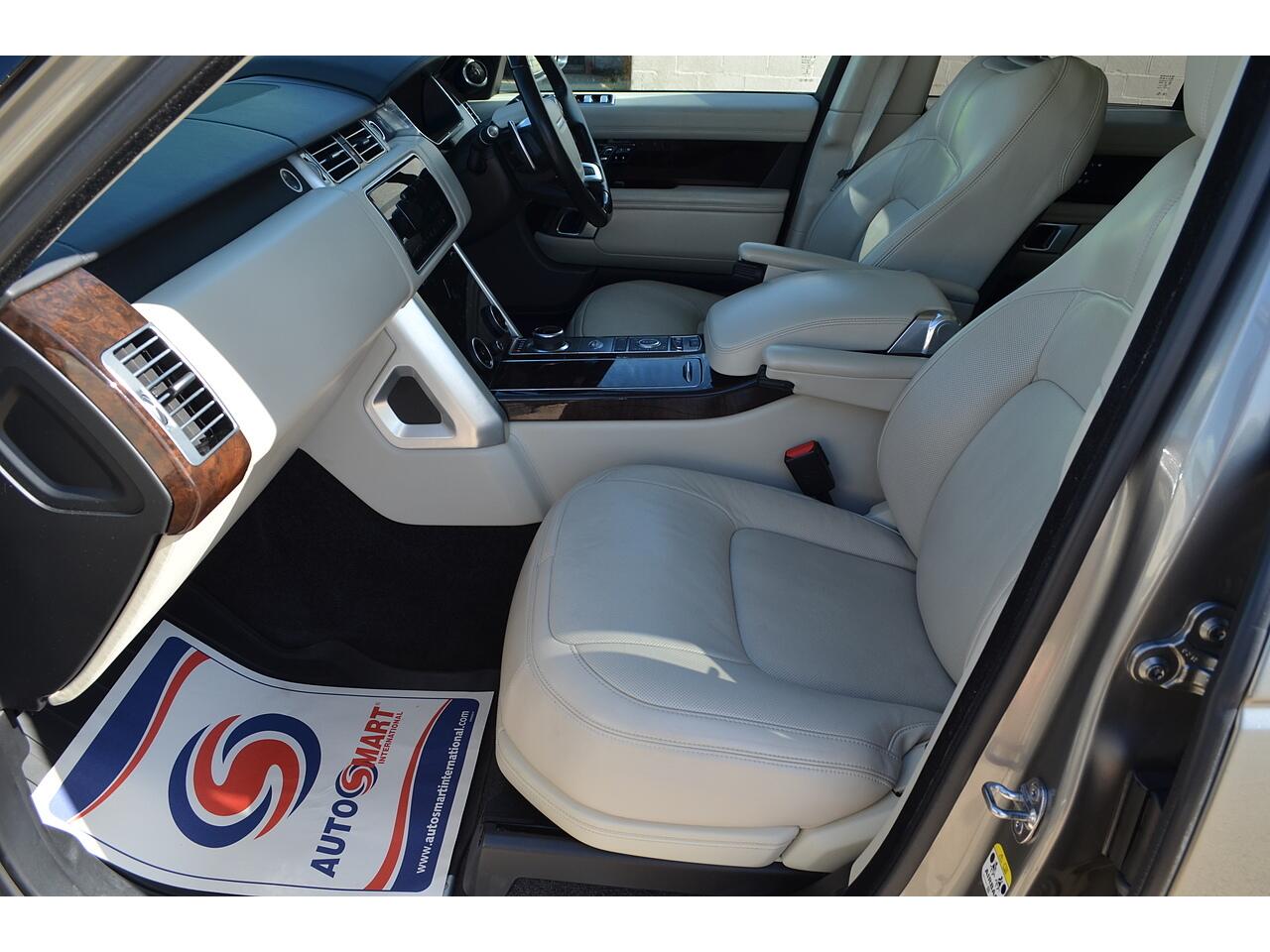 Land Rover Range Rover view 14