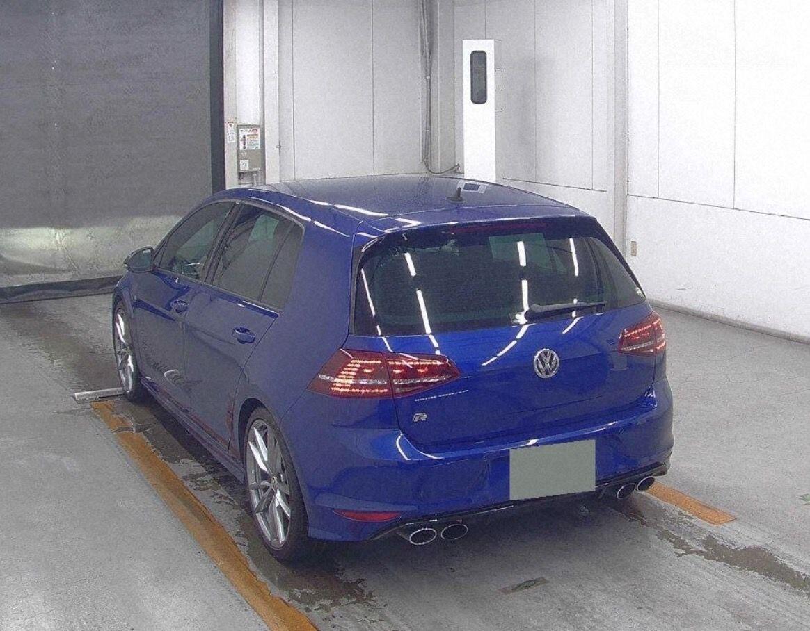 Volkswagen Golf view 3