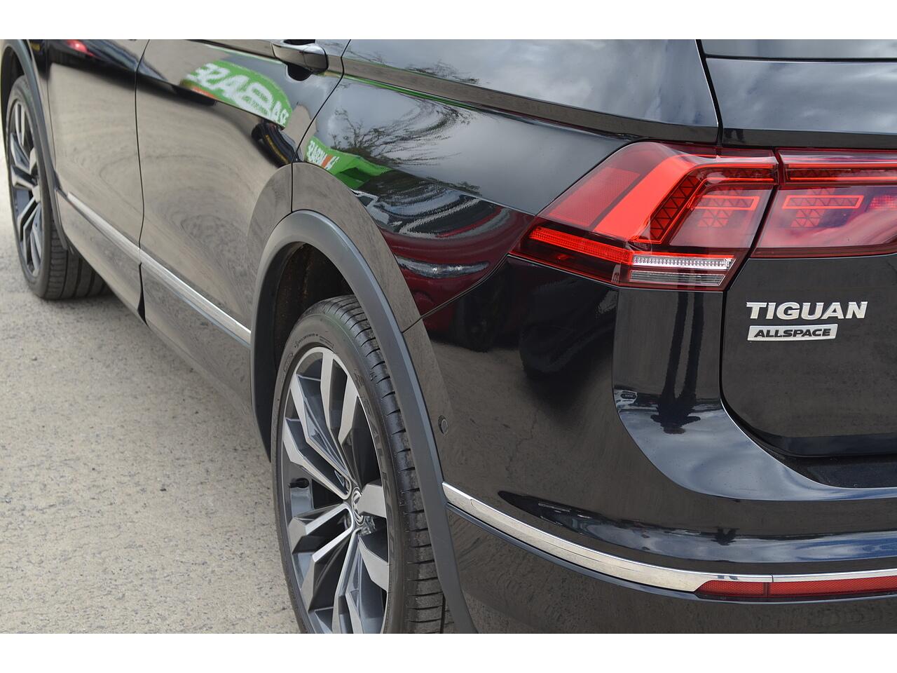 Volkswagen Tiguan Allspace view 47