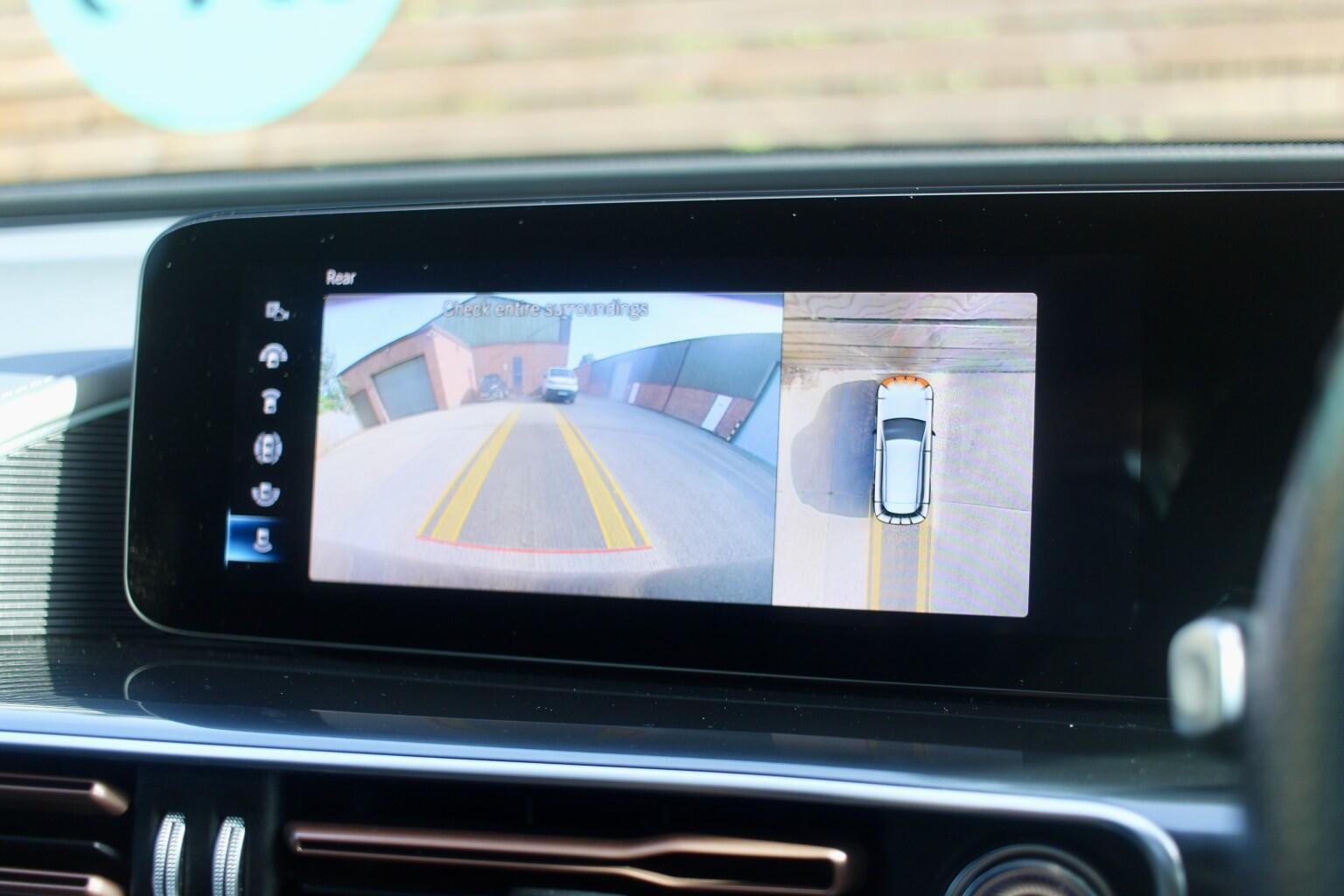 Mercedes-Benz Eqc view 22