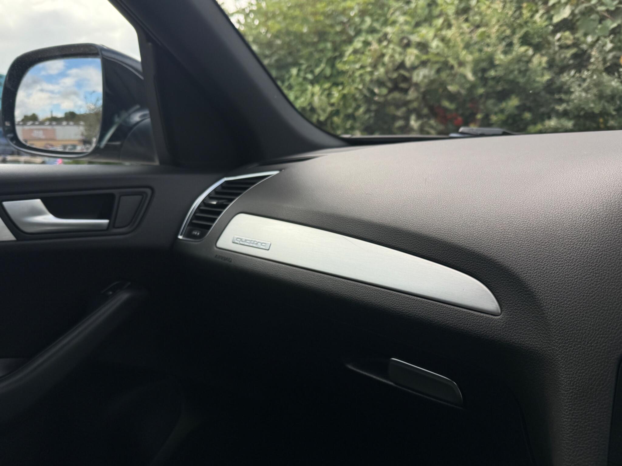 Audi Q5 view 45