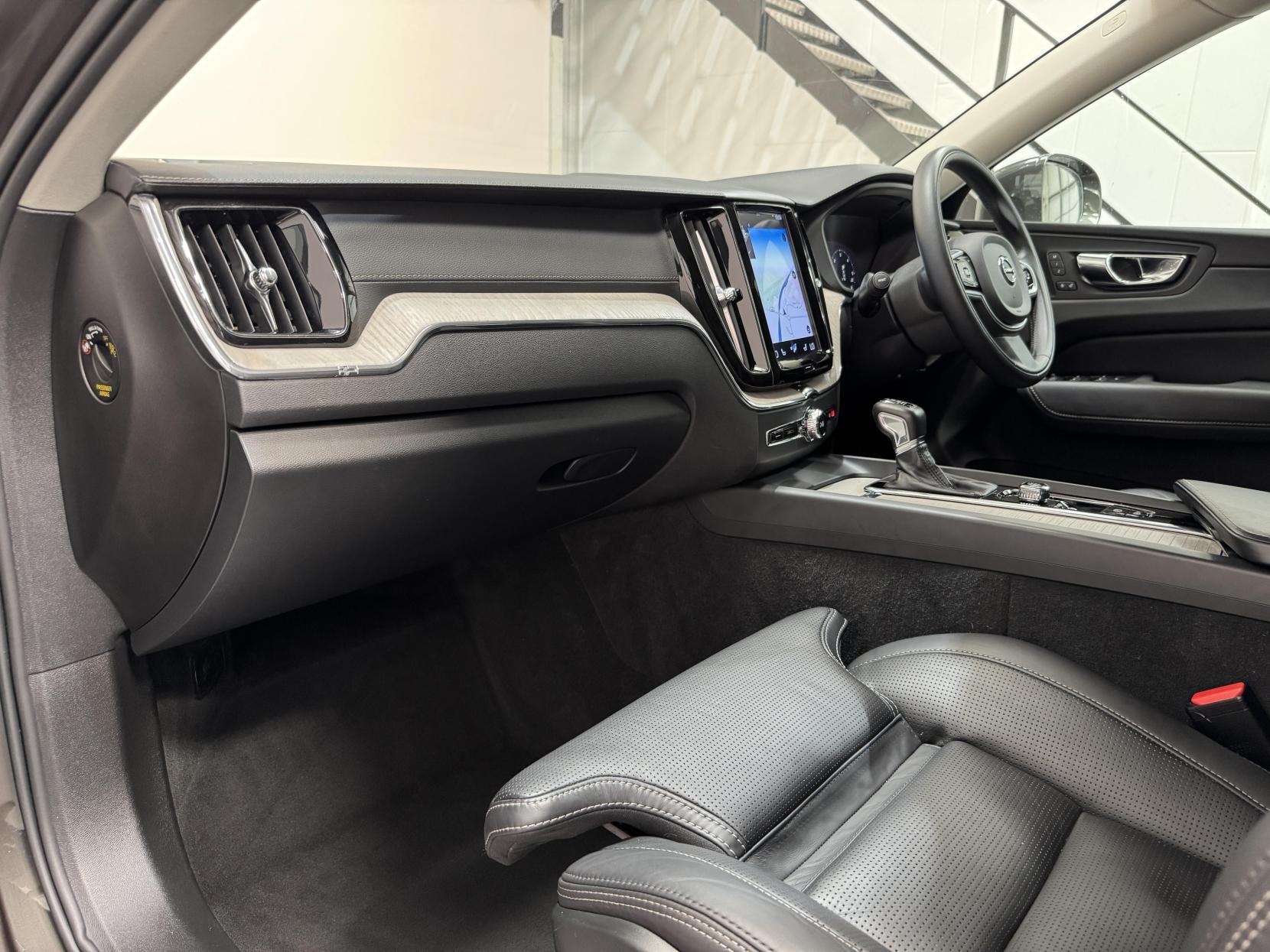 Volvo XC60 view 41