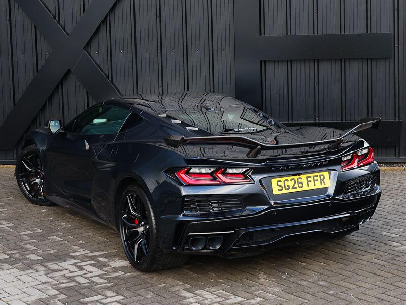 Chevrolet Corvette view 4