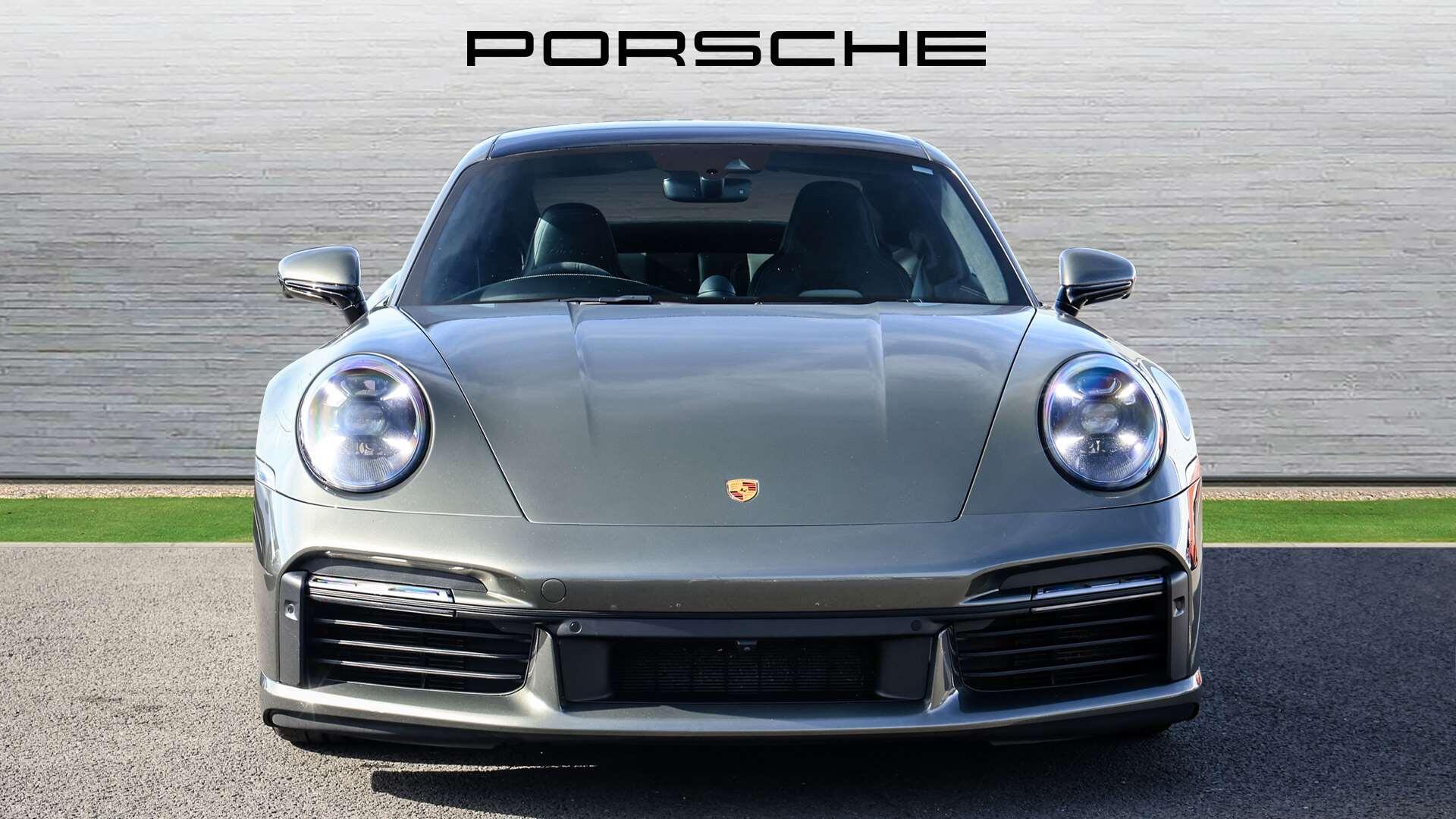 Porsche 911 view 9