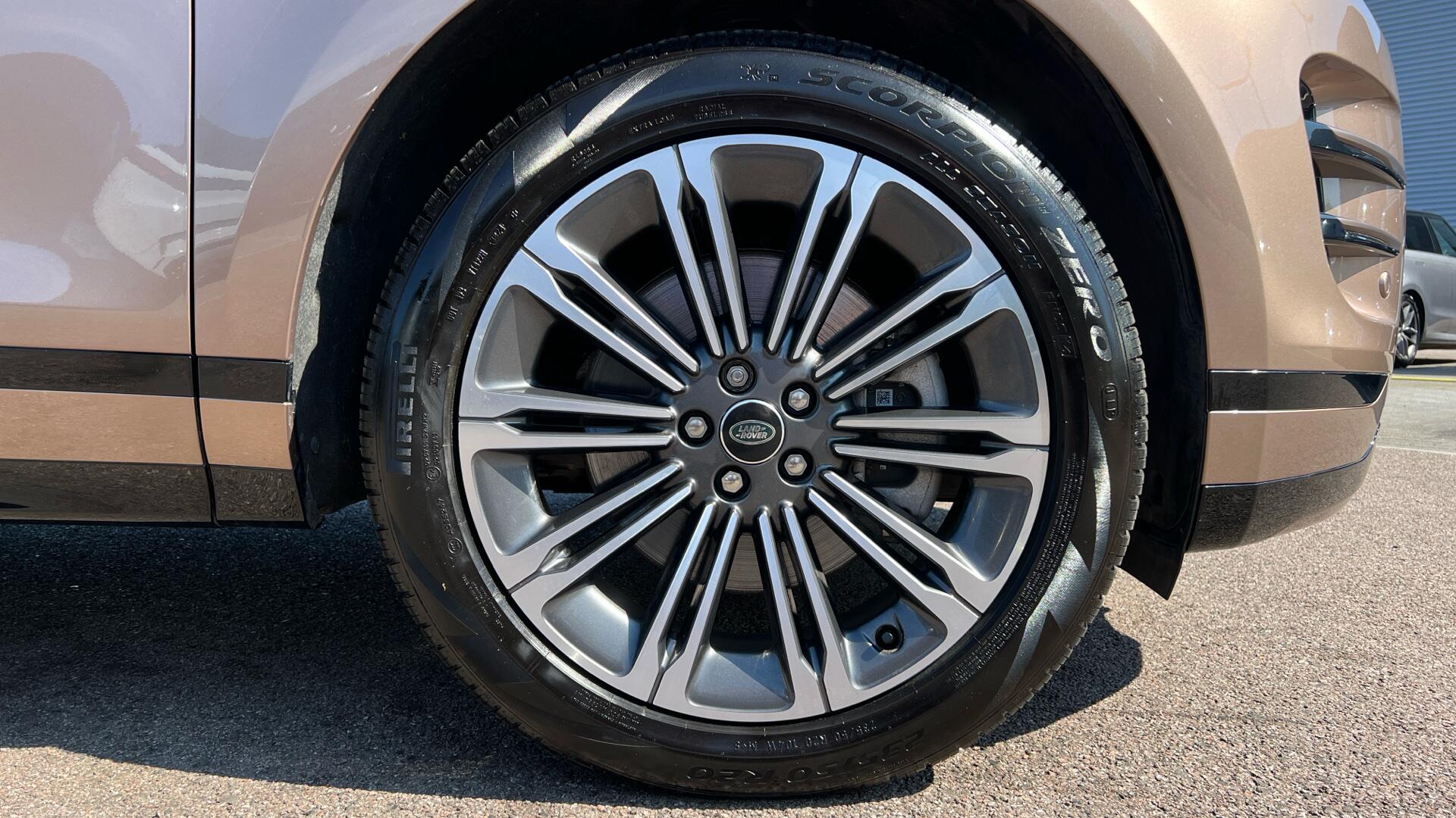 Land Rover Range Rover Evoque view 9