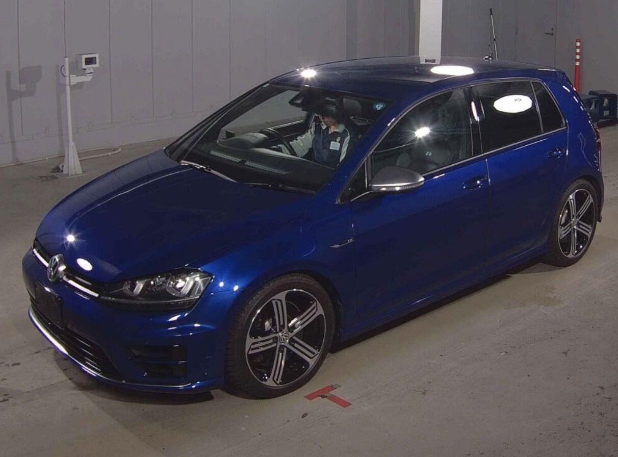 Volkswagen Golf view 2