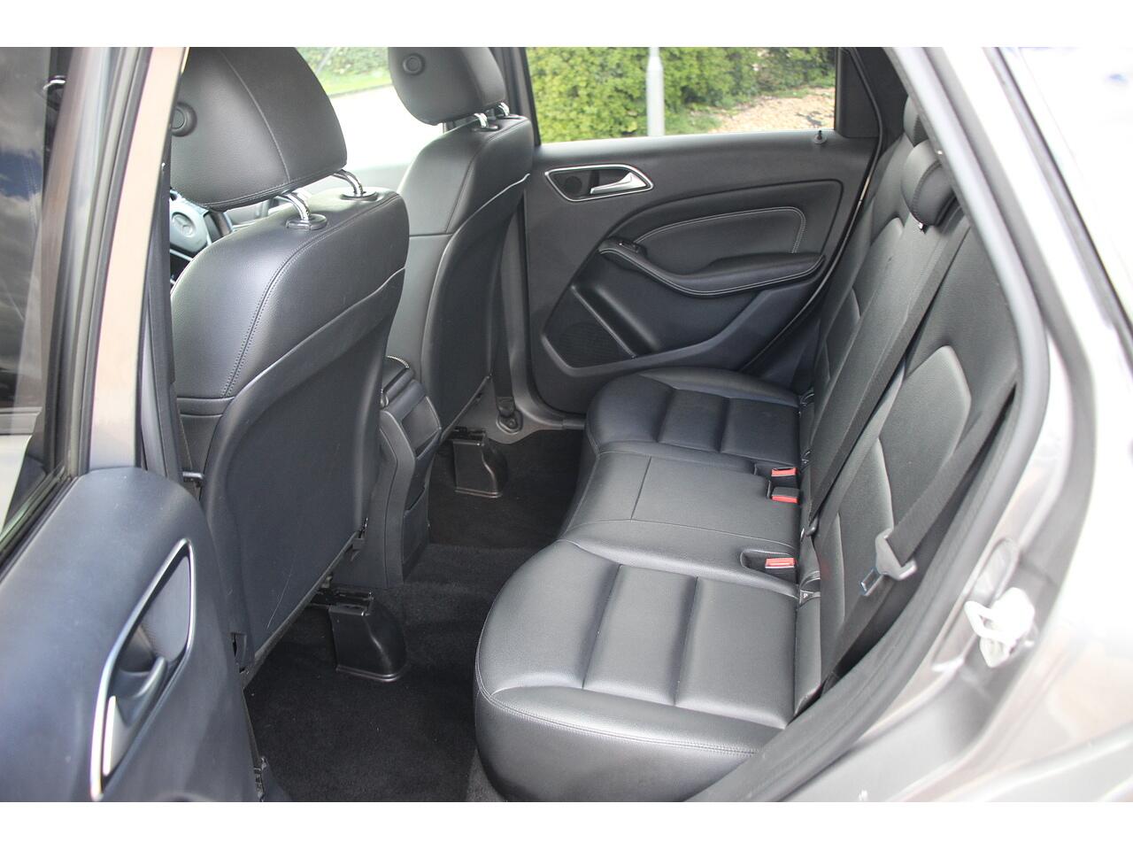 Mercedes-Benz B-Class view 13