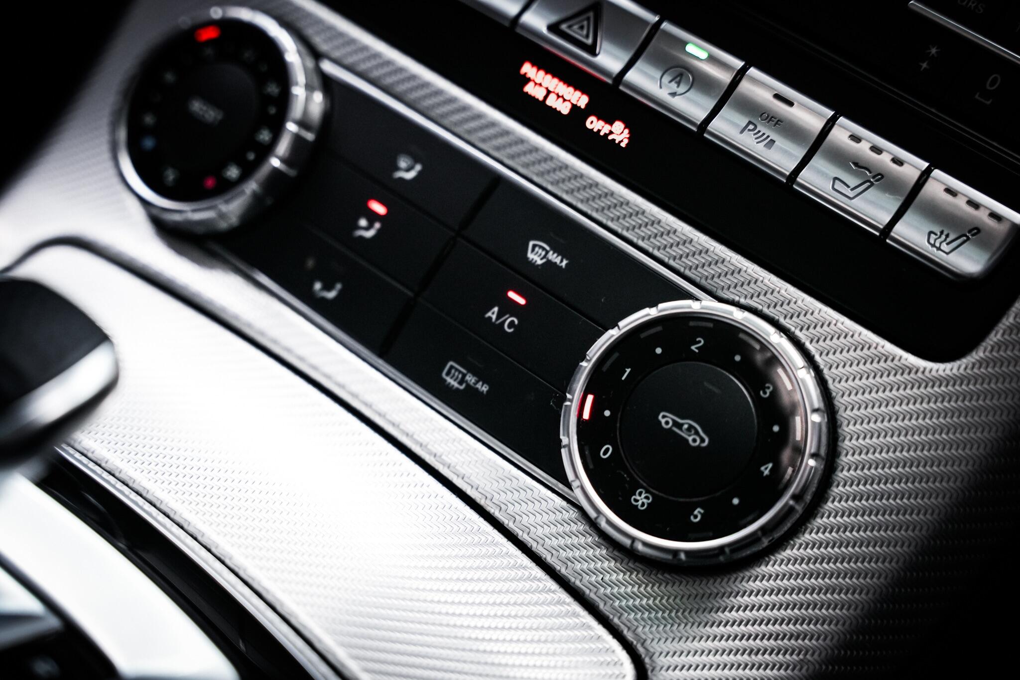 Mercedes-Benz SLC view 40