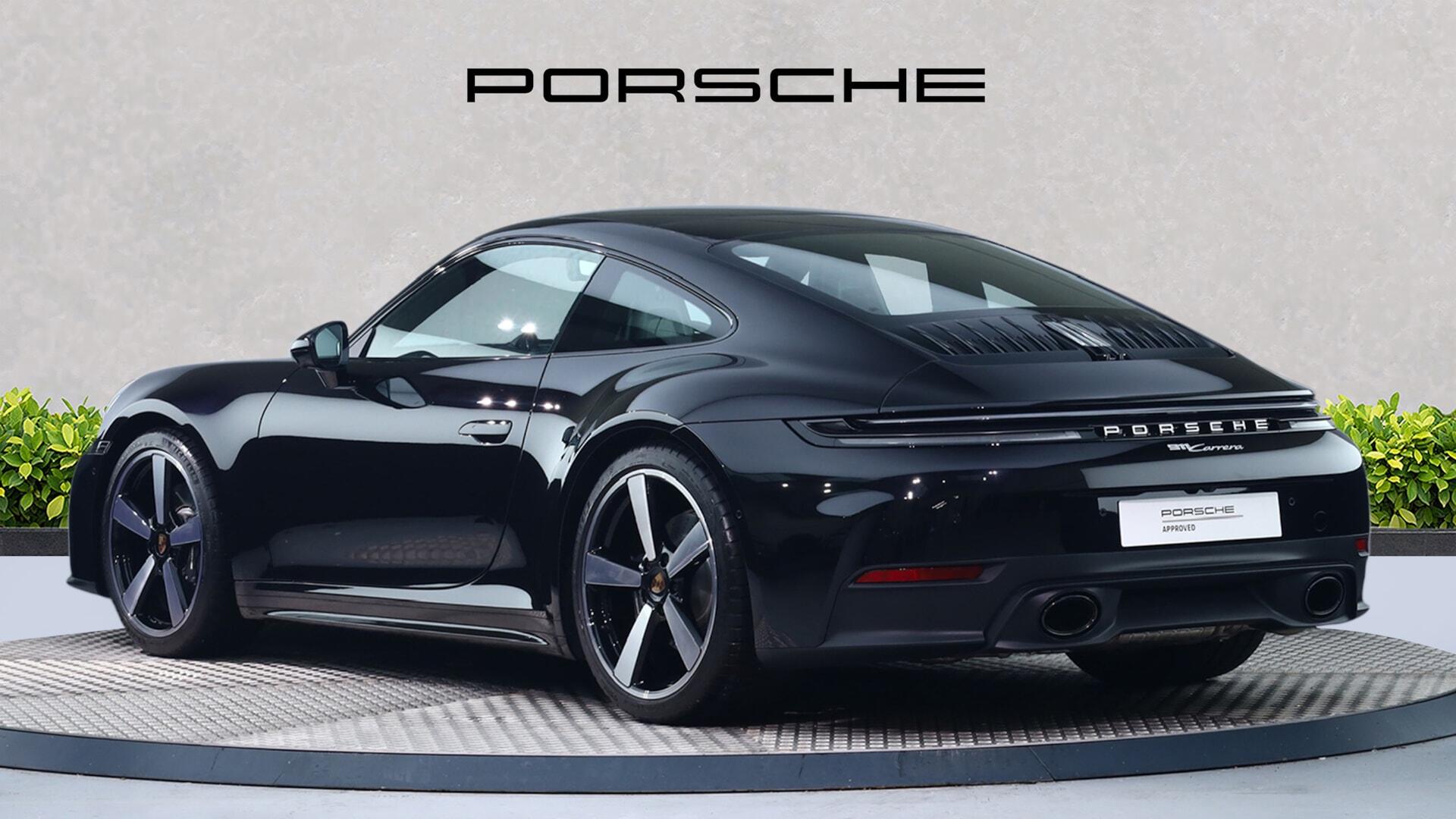 Porsche 911 view 5