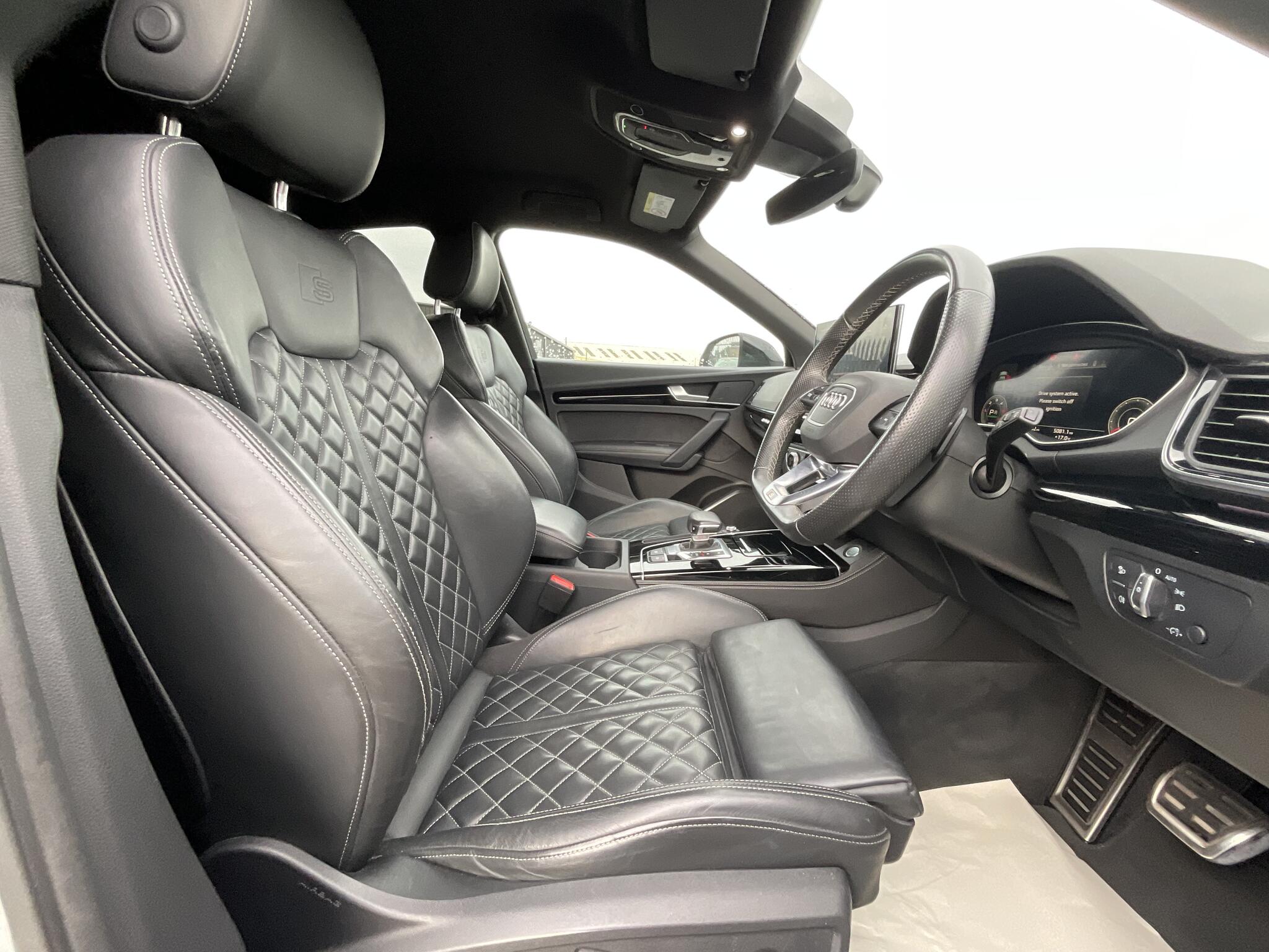 Audi Q5 view 9
