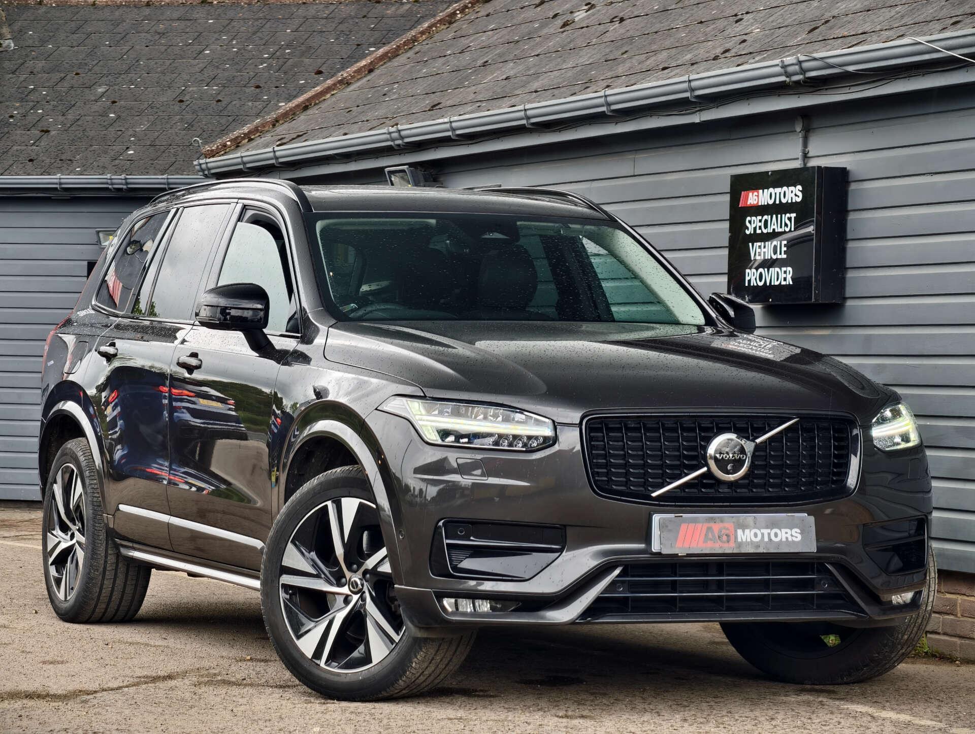 Volvo XC90 view 9