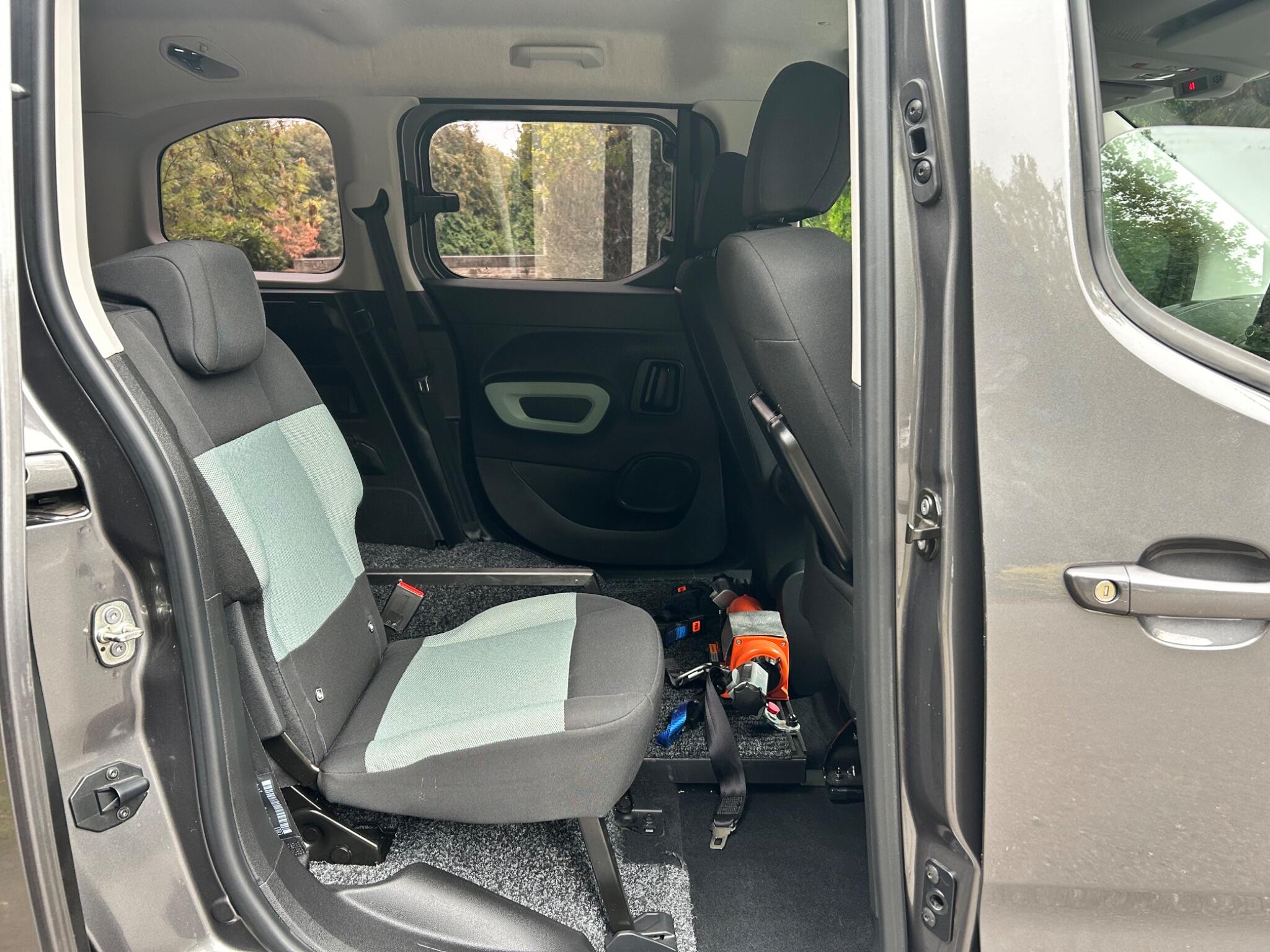 Citroen Berlingo view 5
