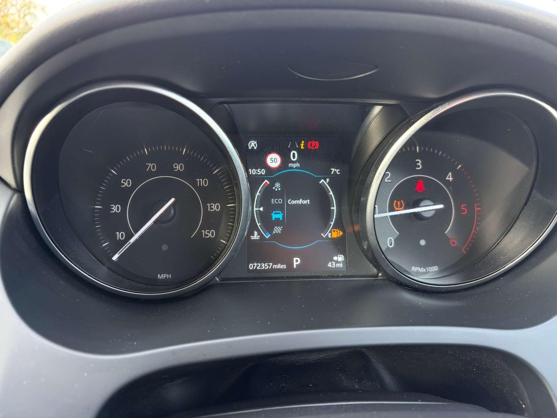 Jaguar E-Pace view 47
