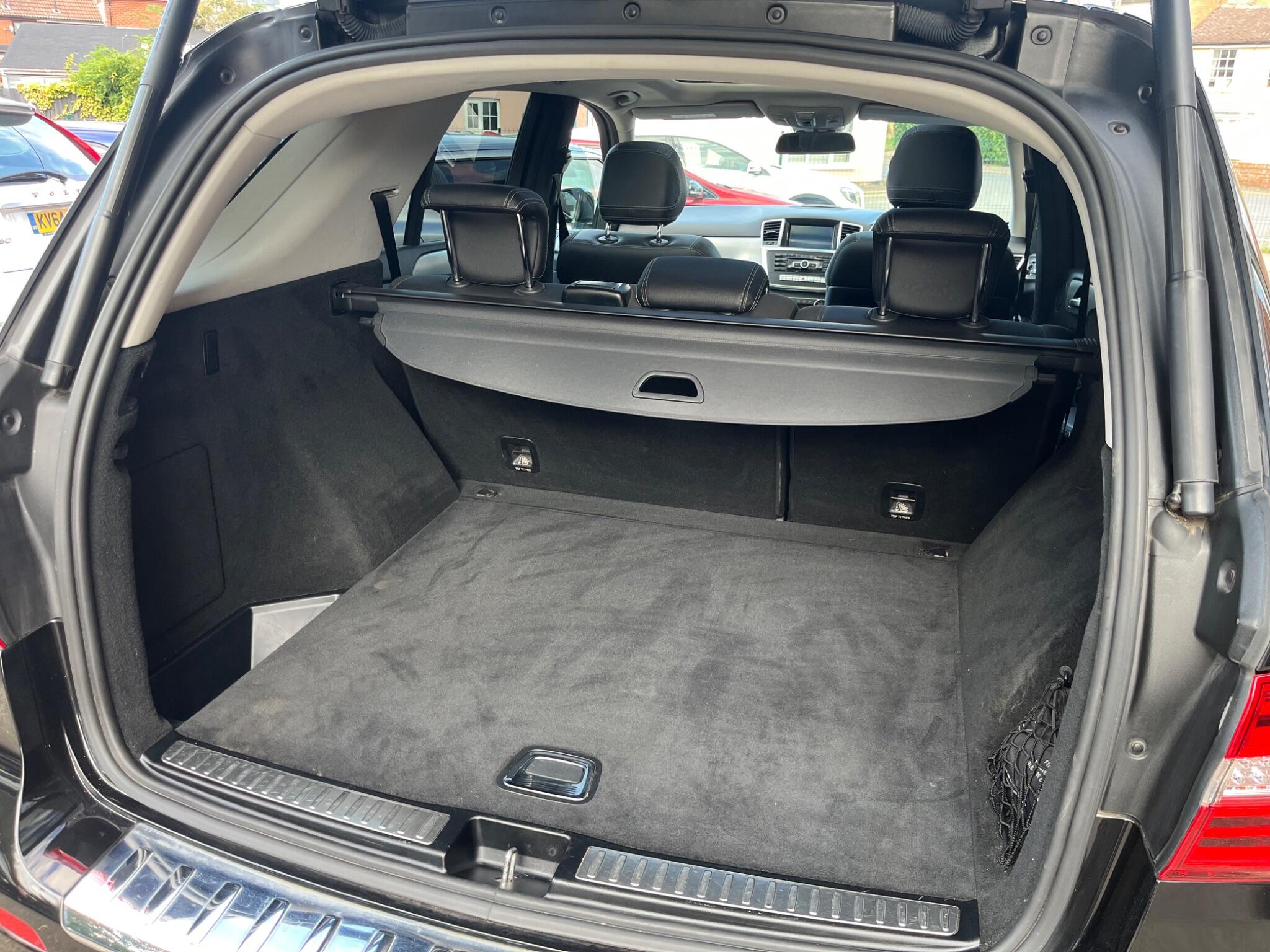 Mercedes-Benz M-Class view 54