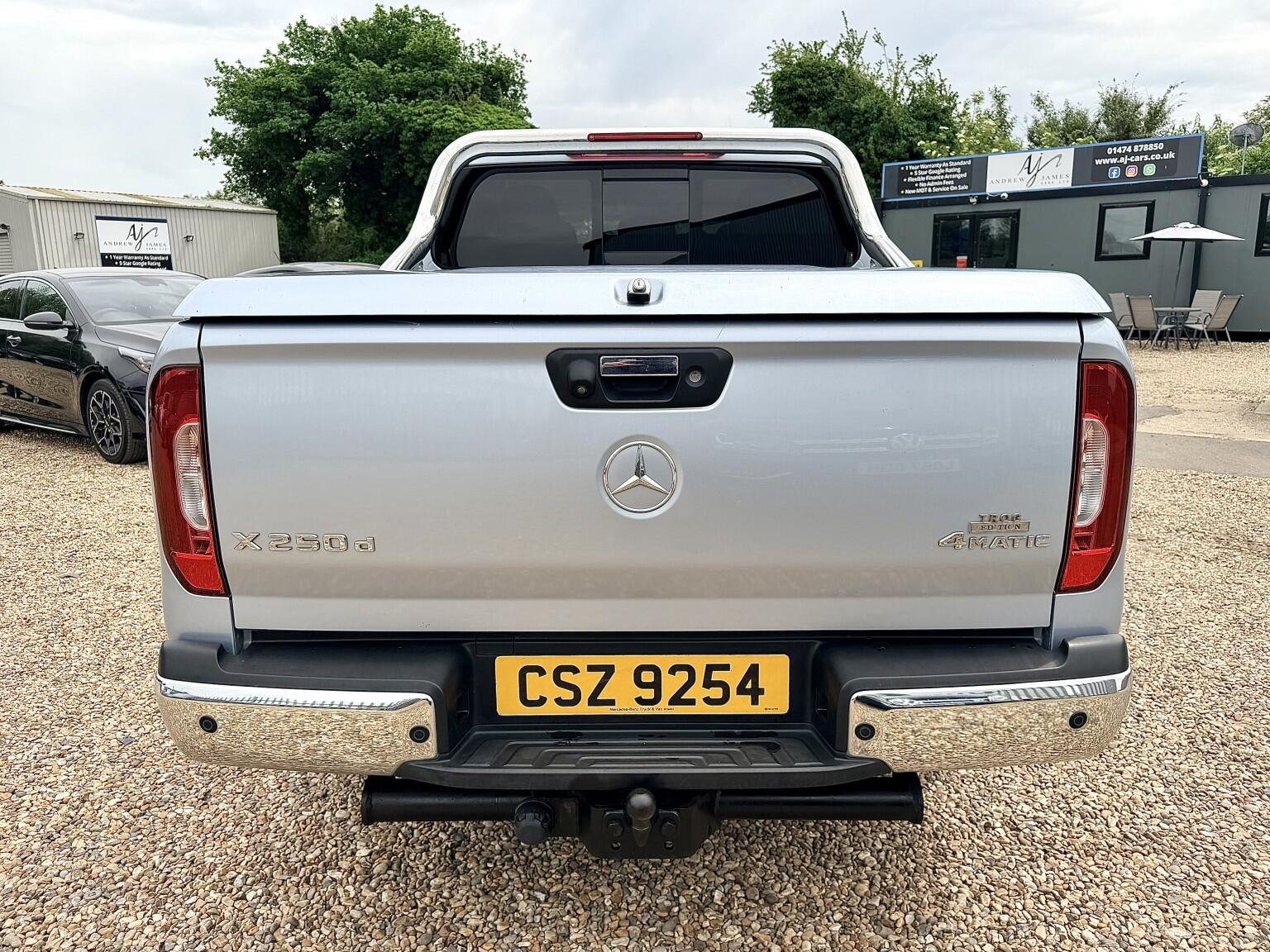Mercedes-Benz X-Class view 5
