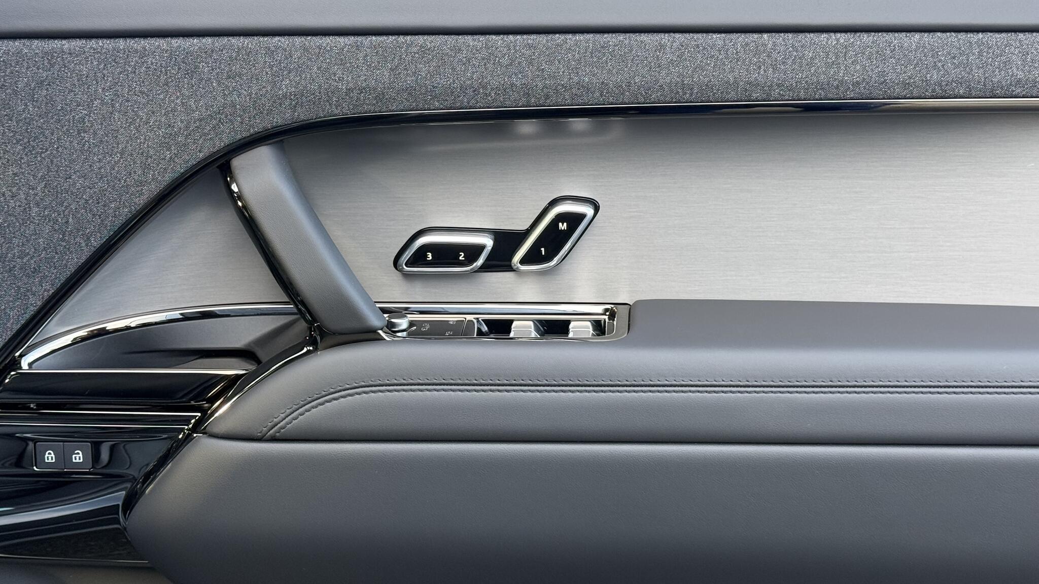 Land Rover Range Rover Sport view 38