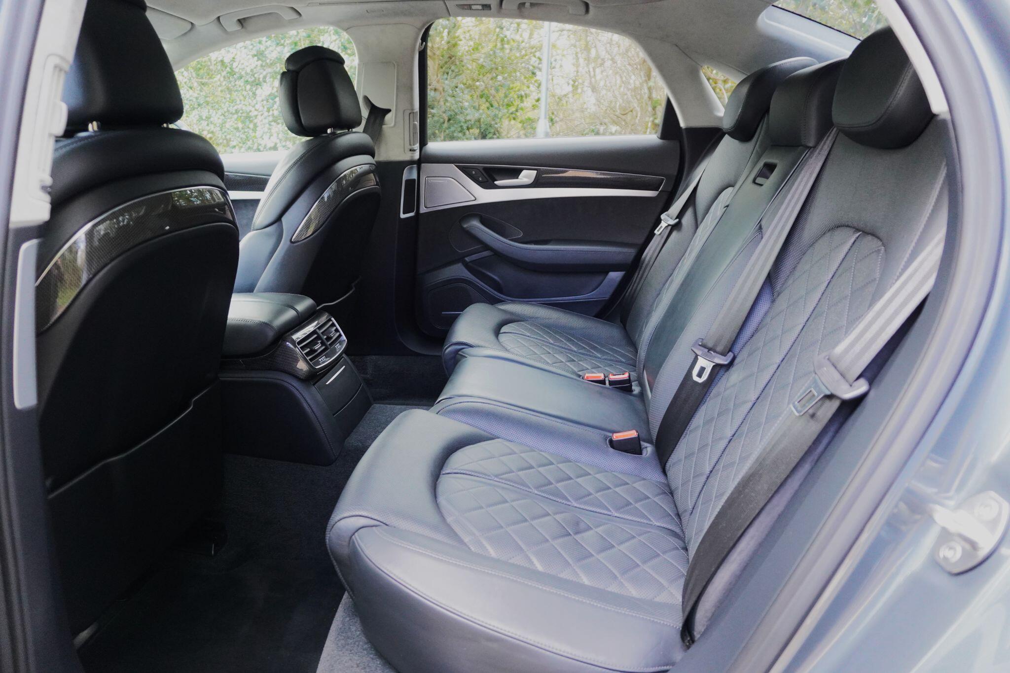 Audi S8 view 65