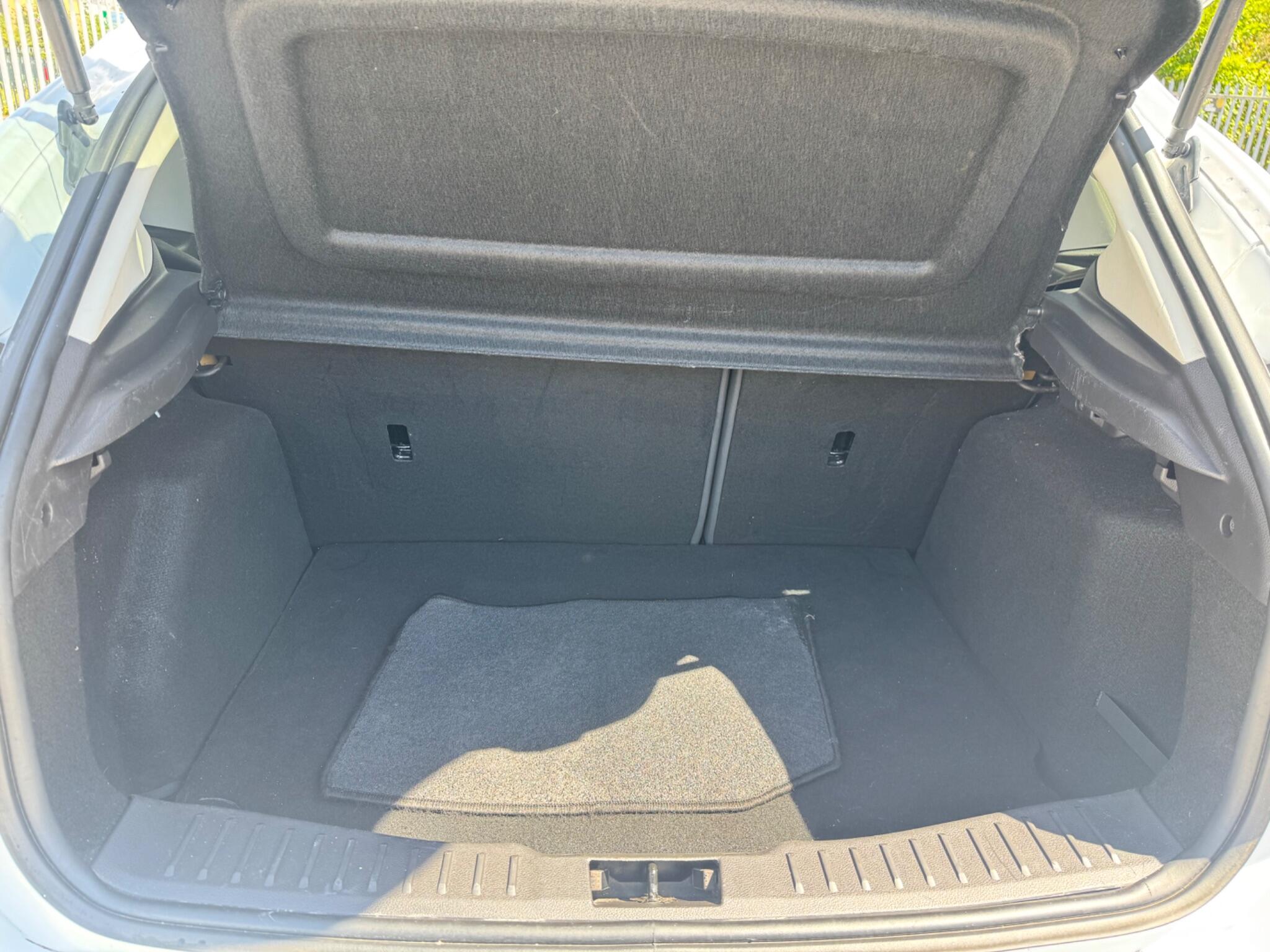 Ford Focus view 40