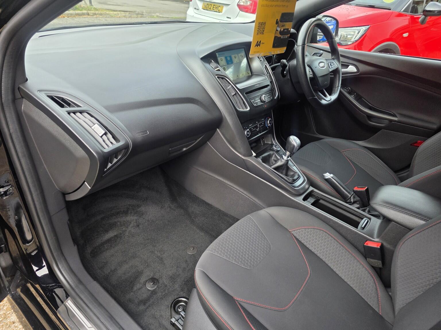 Ford Focus view 24