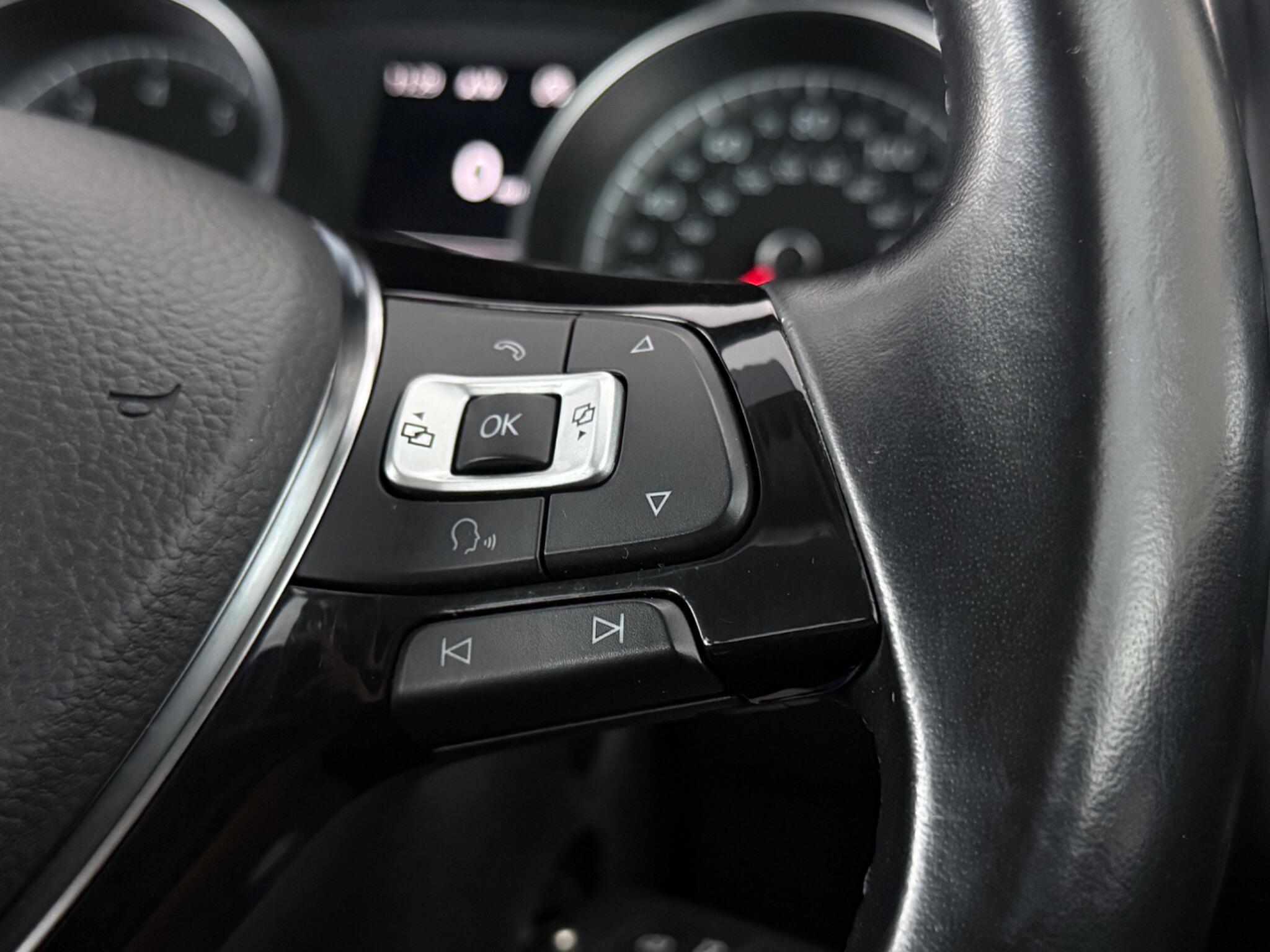 Volkswagen Golf view 16