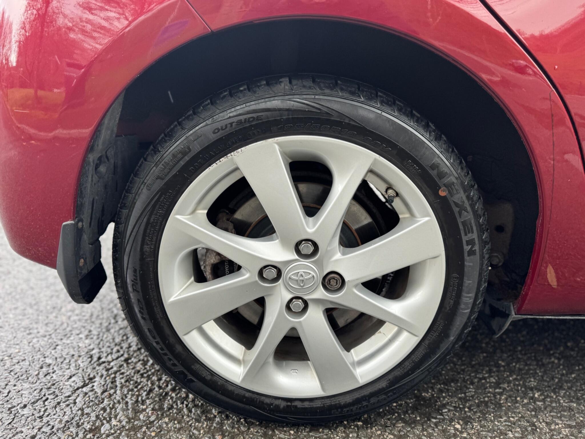 2017 Toyota Yaris 1.5 VVT-h Excel E-CVT Euro 6 (s/s) 5dr (15in Alloy) image 45